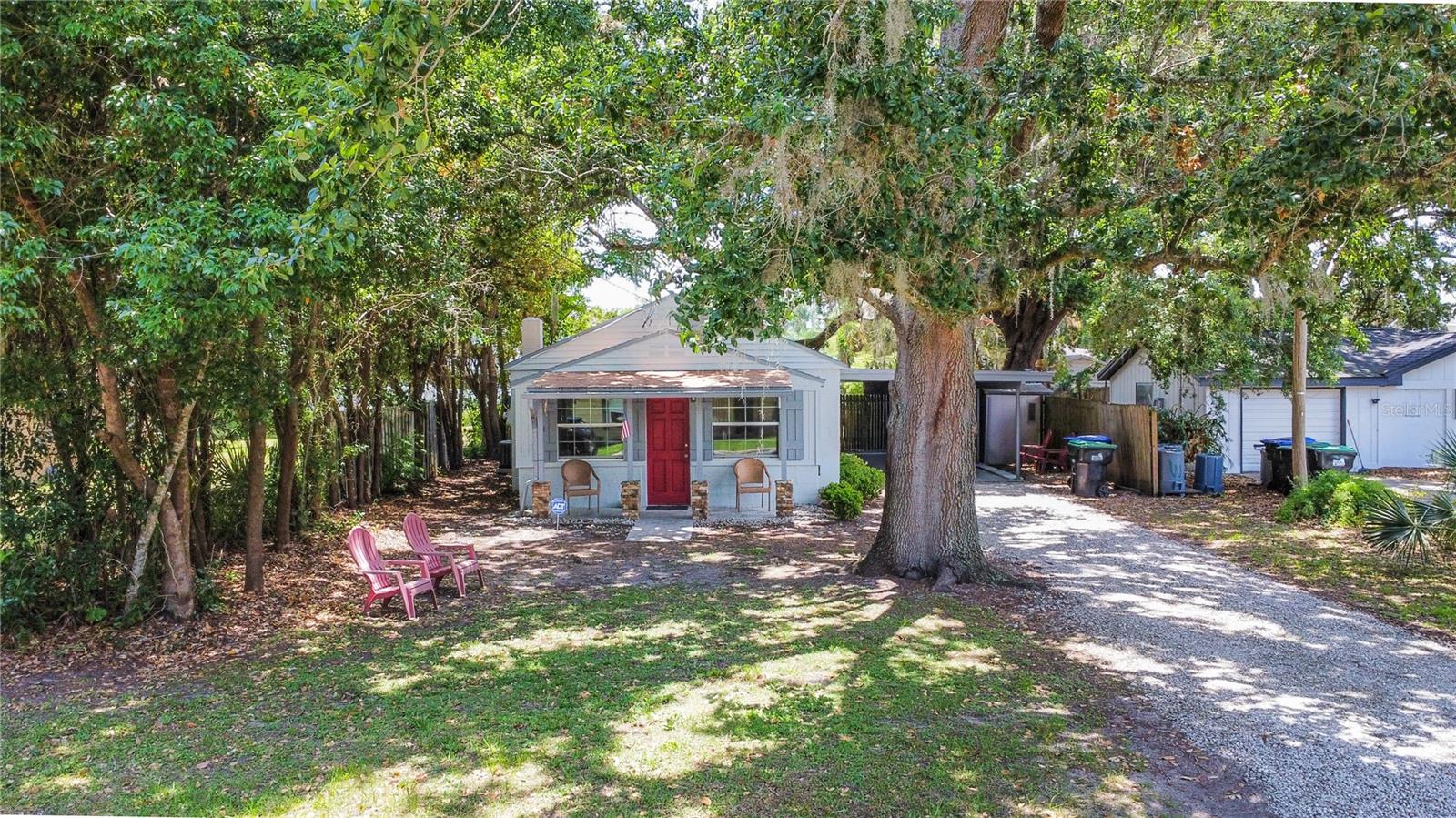 1014 MEADOWS AVENUE