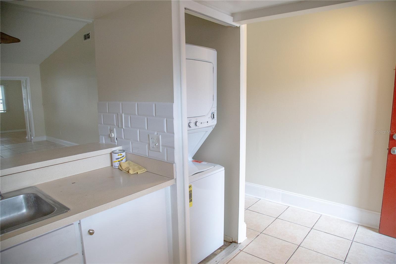 HUNTINGTON OF CARROLLWOOD - Residential