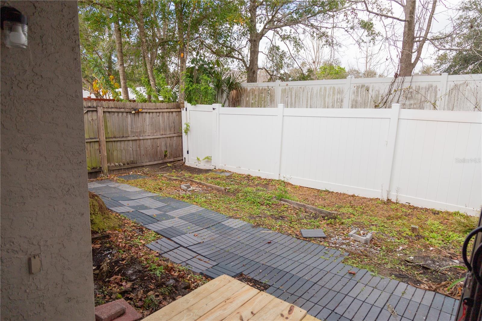 HUNTINGTON OF CARROLLWOOD - Residential