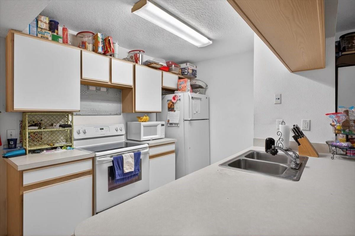 VILLAS AT ISLAND CLUB PH 10 - Residential