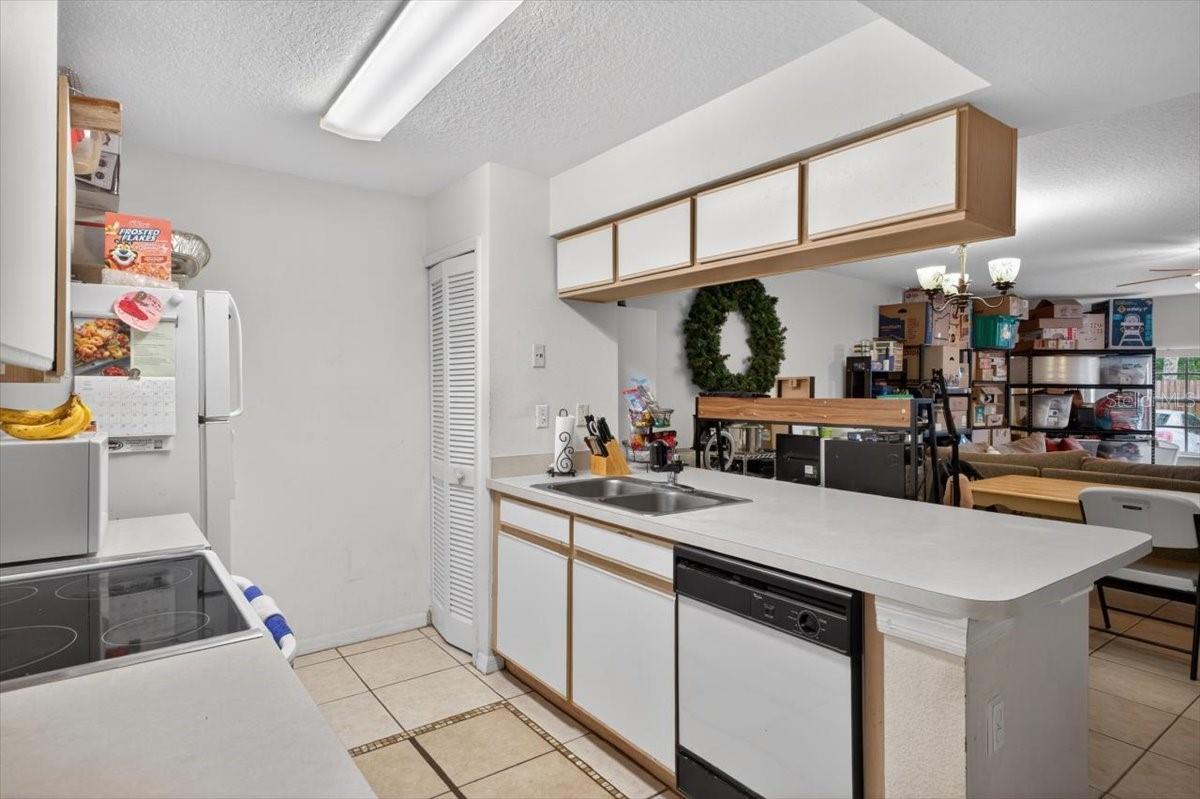 VILLAS AT ISLAND CLUB PH 10 - Residential