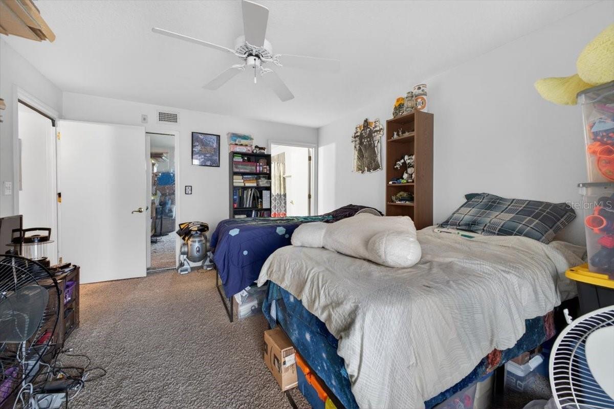 VILLAS AT ISLAND CLUB PH 10 - Residential