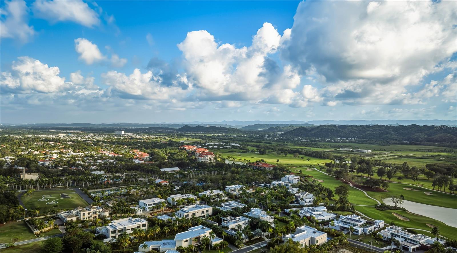 DORADO COUNTRY ESTATES - Residential