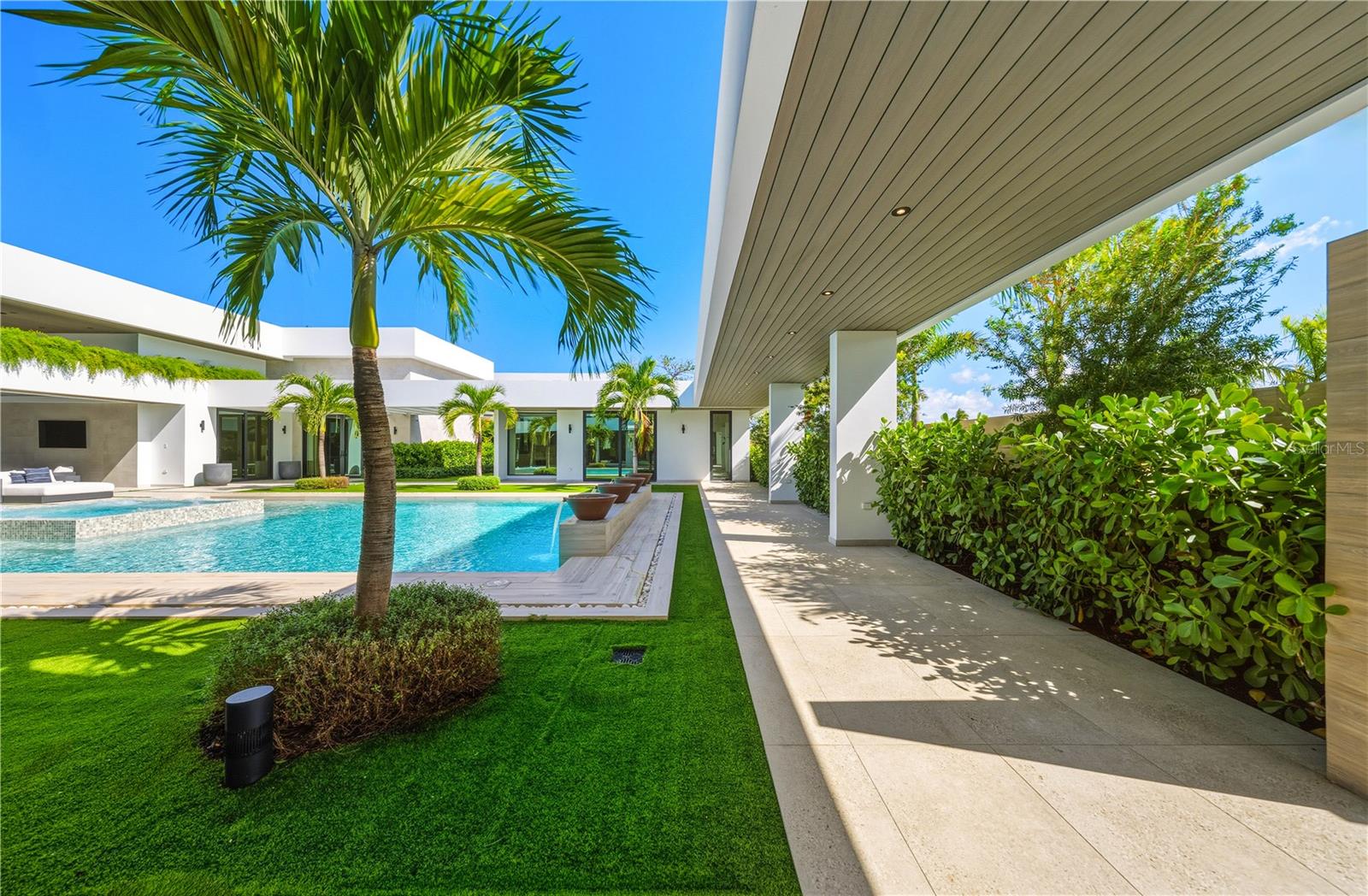 DORADO COUNTRY ESTATES - Residential