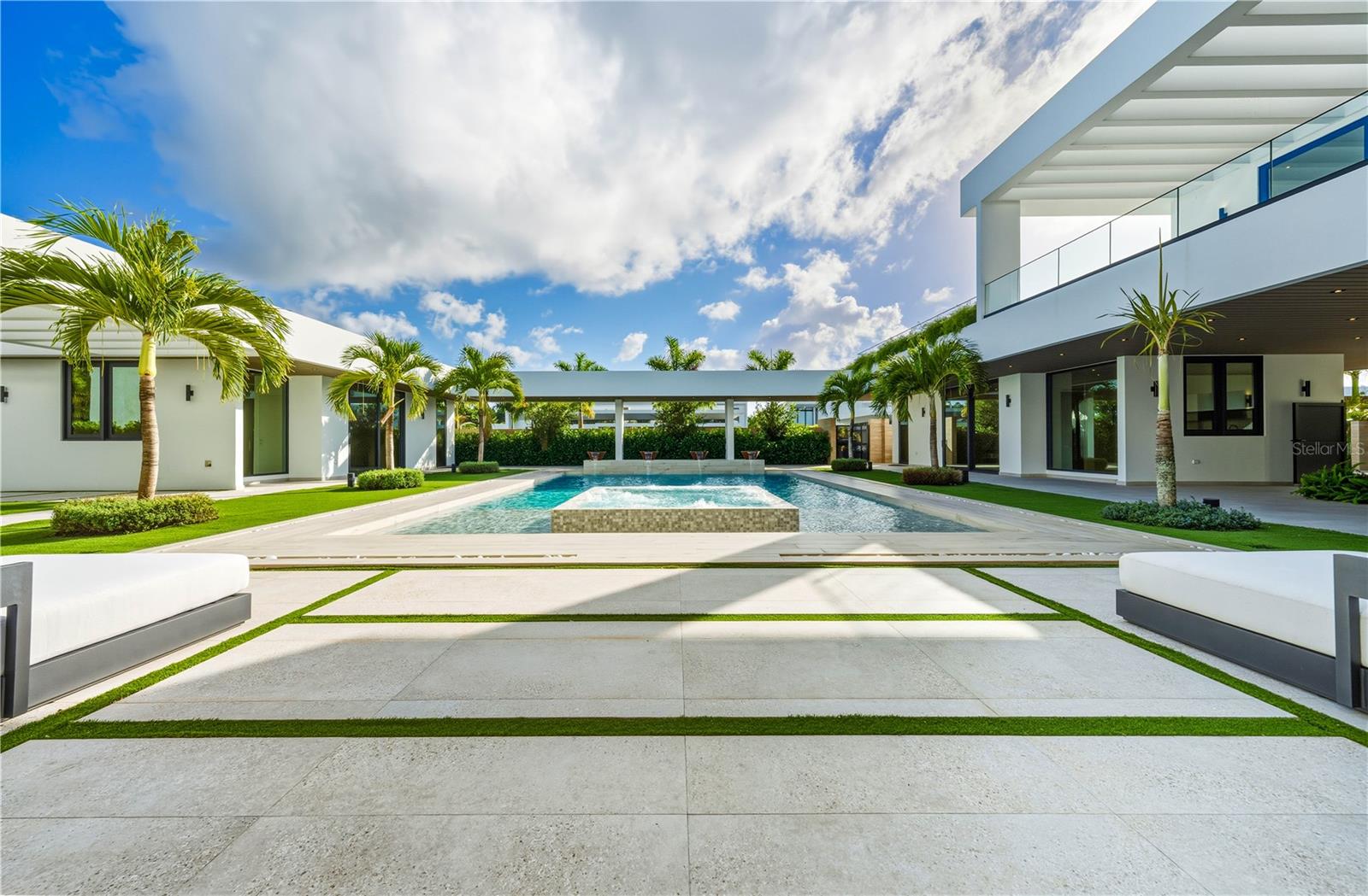 DORADO COUNTRY ESTATES - Residential