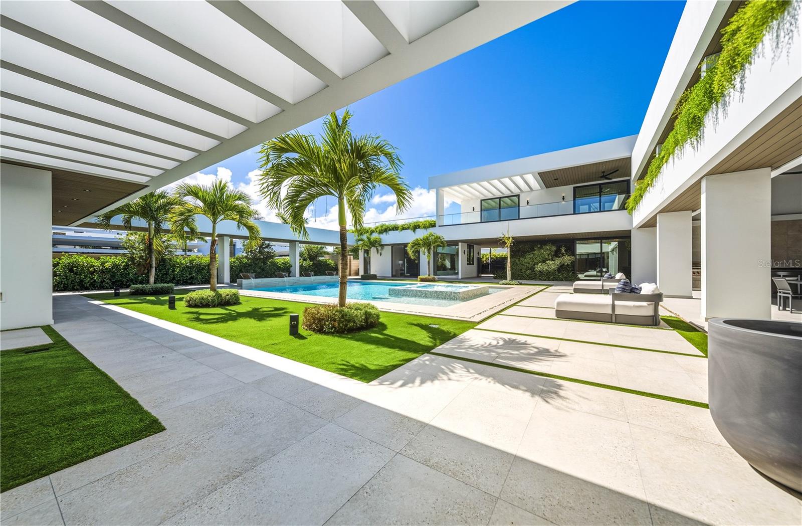 DORADO COUNTRY ESTATES - Residential