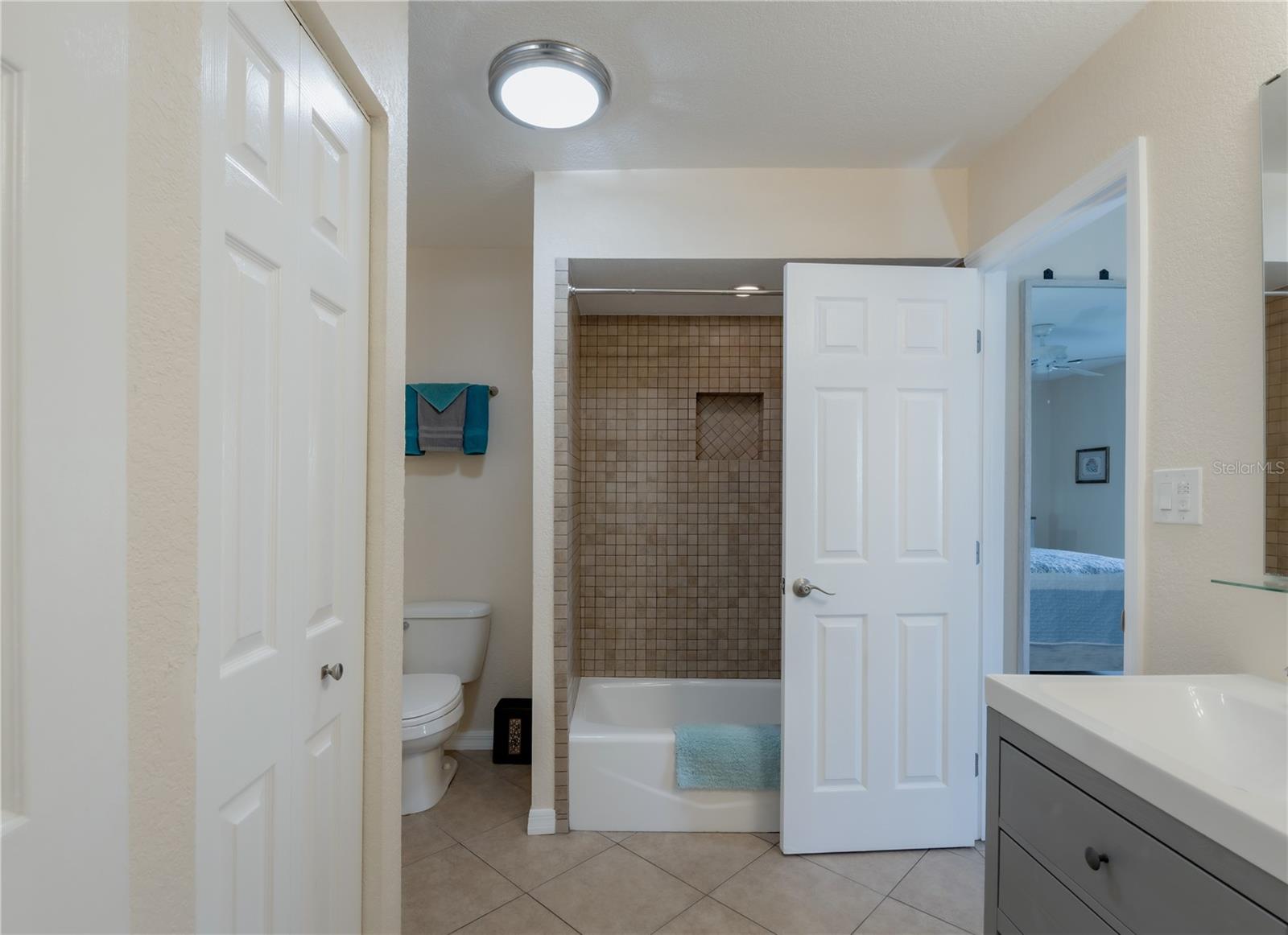 SUNSET POINT 2ND ADD - Residential Lease