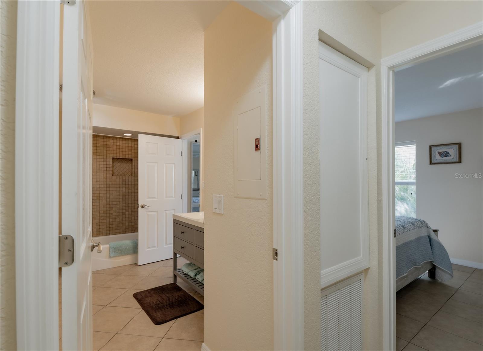 SUNSET POINT 2ND ADD - Residential Lease