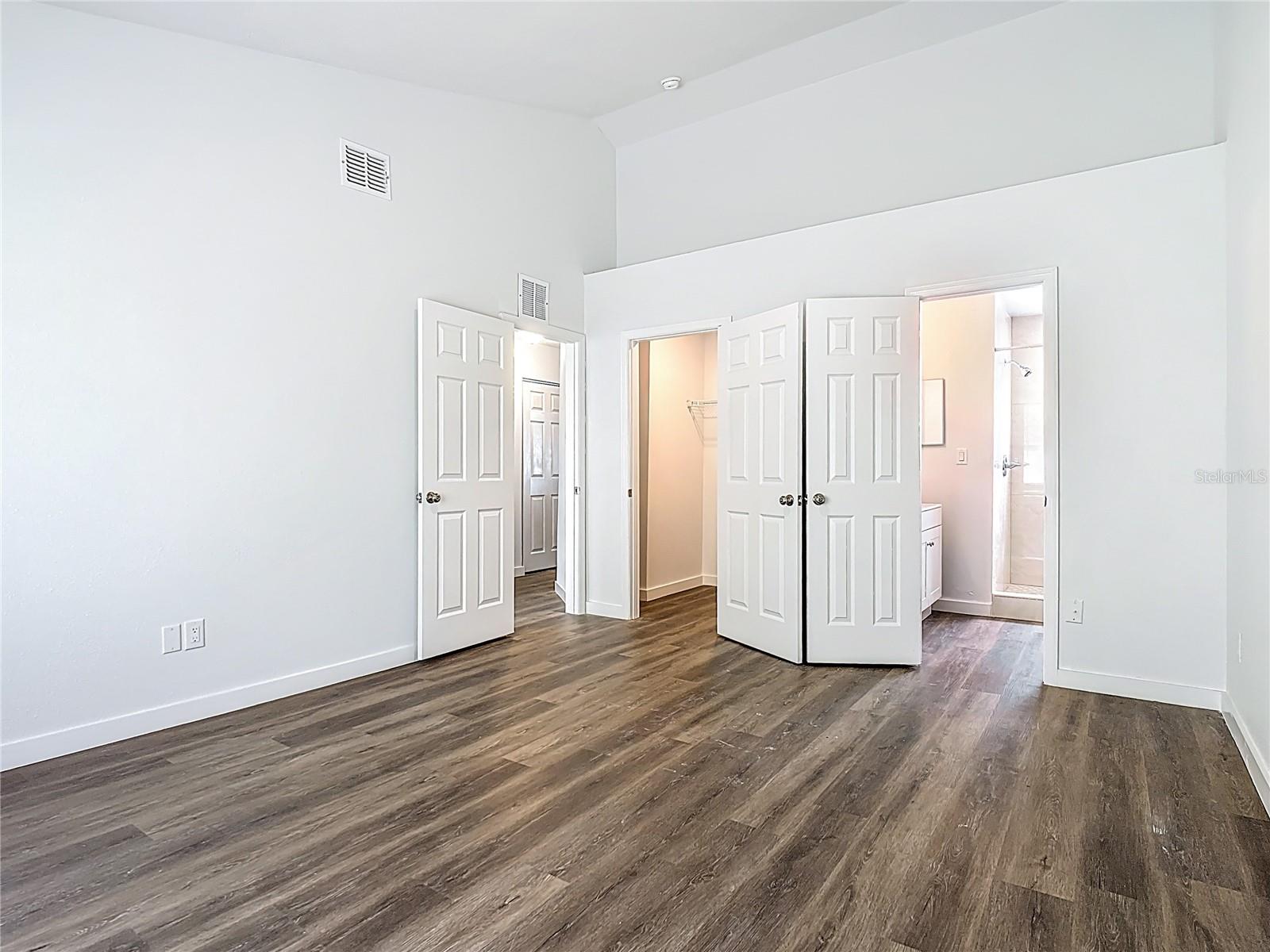 VILLAS AT SOMERSET THE - Residential