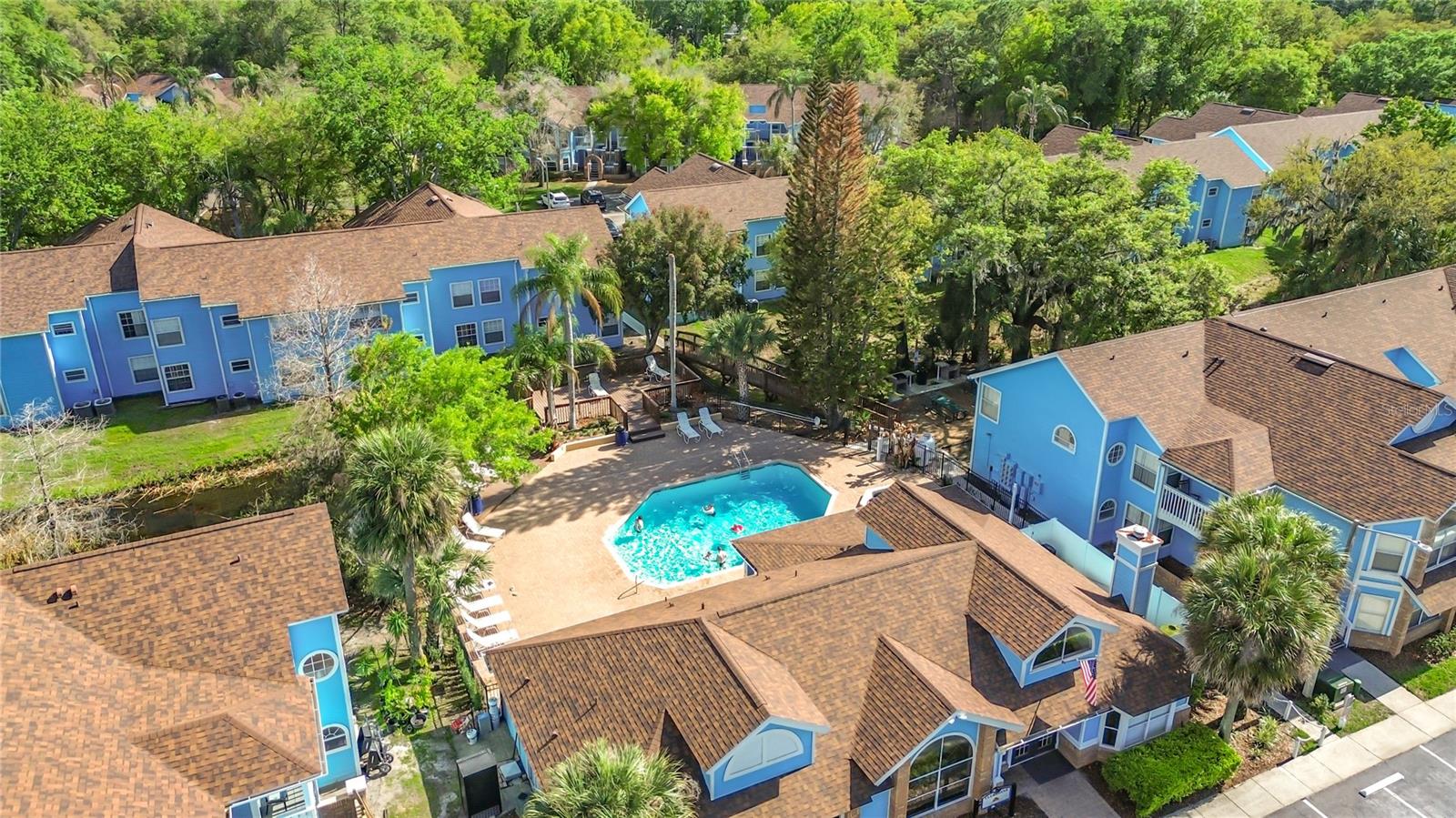 VILLAS AT SOMERSET THE - Residential