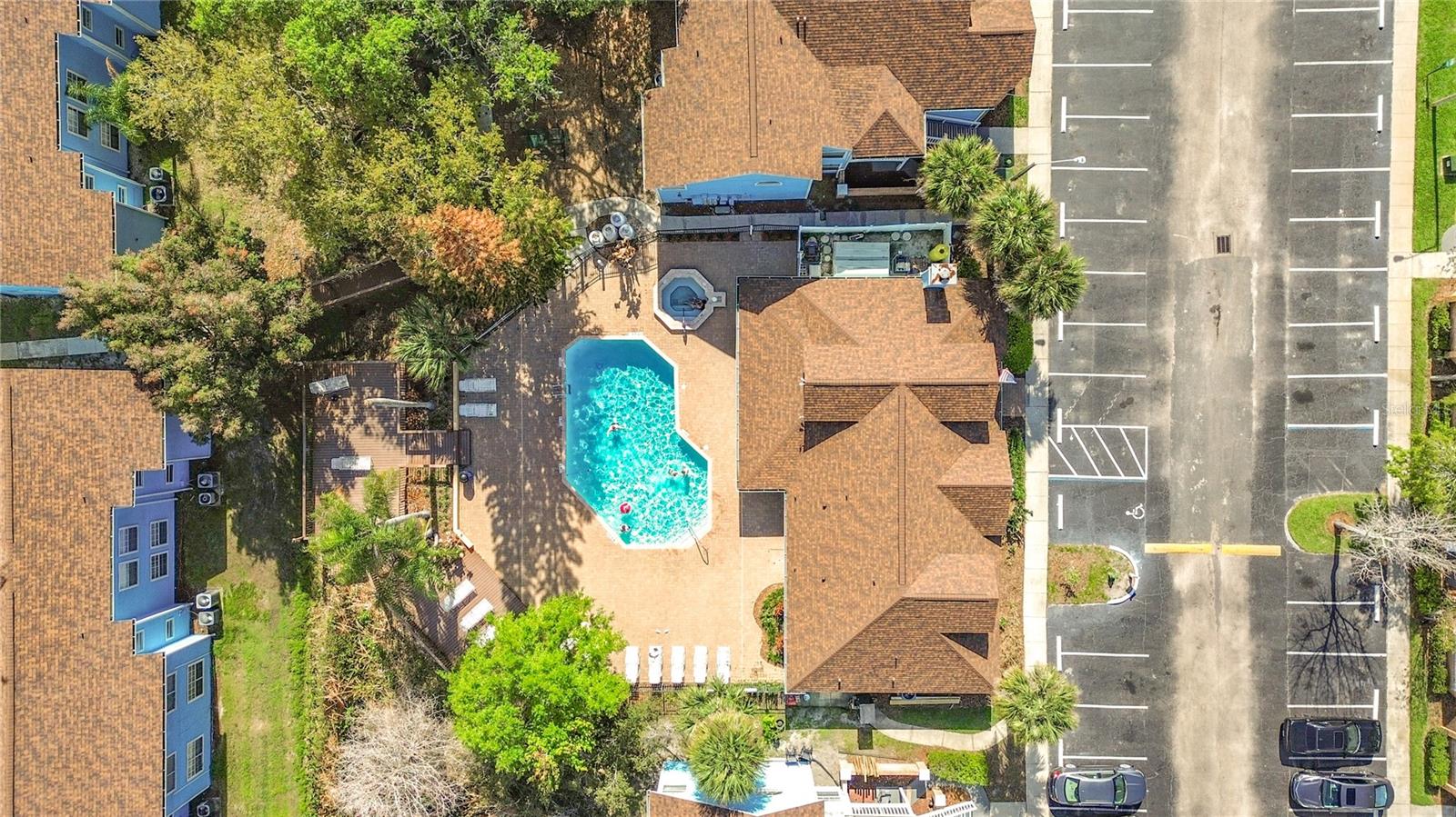 VILLAS AT SOMERSET THE - Residential