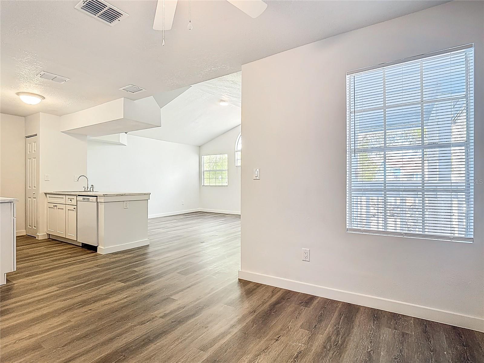 VILLAS AT SOMERSET THE - Residential