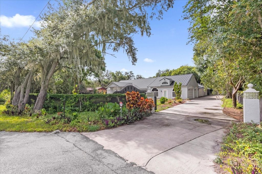 Photo of 4874 Old Oak Trail, Saint Cloud, FL 34771 (MLS # O6347914)