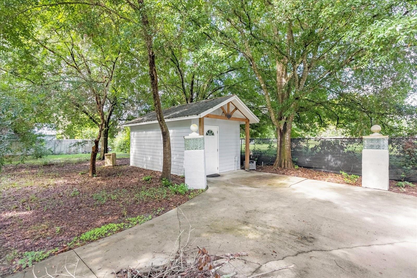 RUNNYMEDE OAKS UNREC - Residential