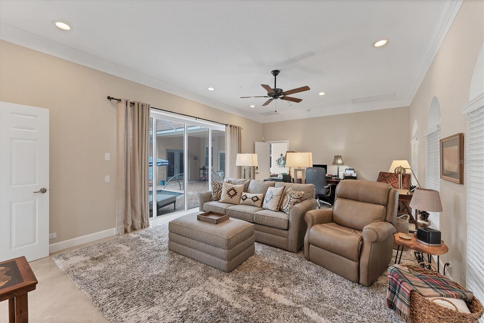 UNIVERSITY PARK COUNTRY CLUB - Residential