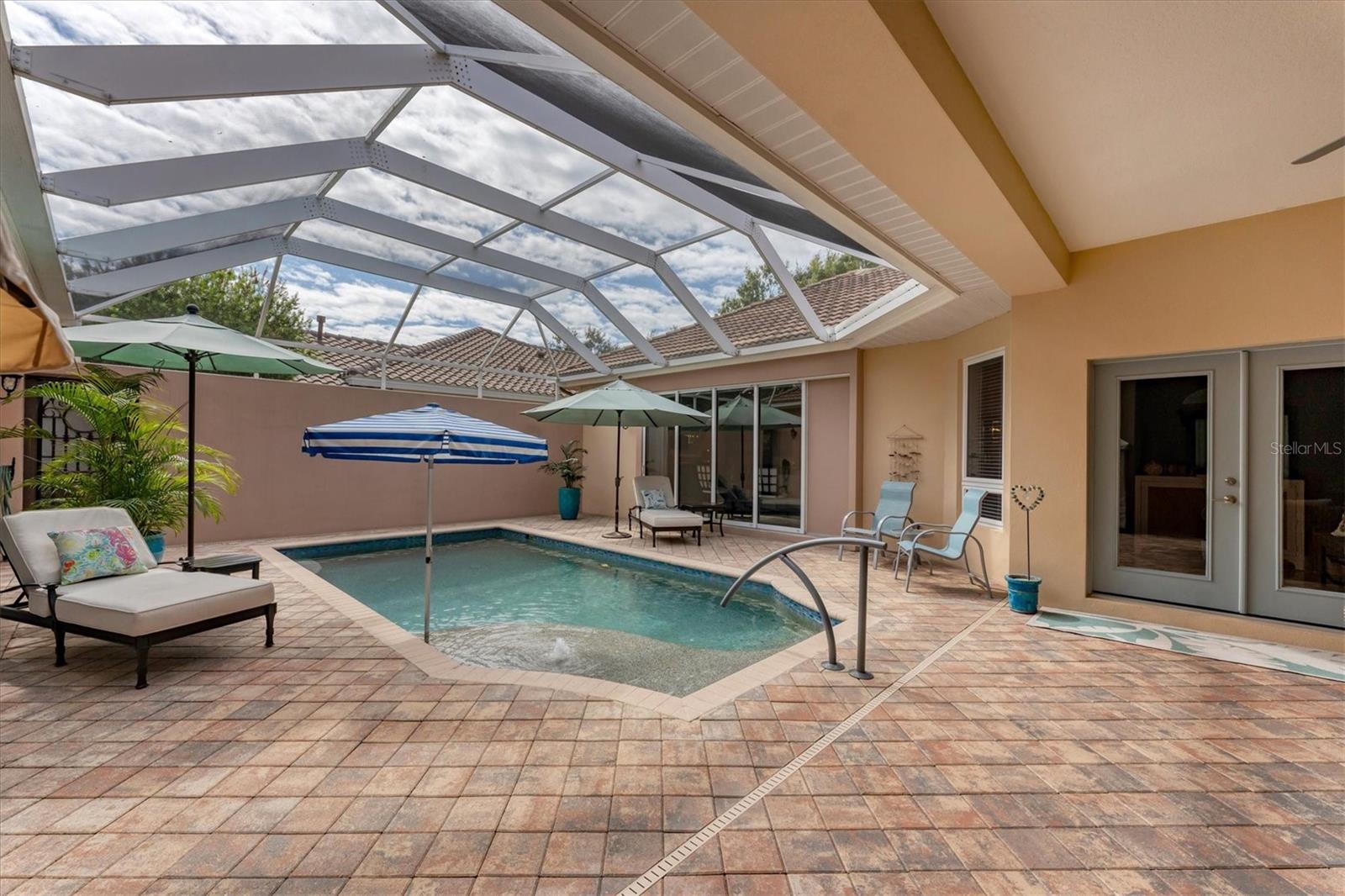 UNIVERSITY PARK COUNTRY CLUB - Residential