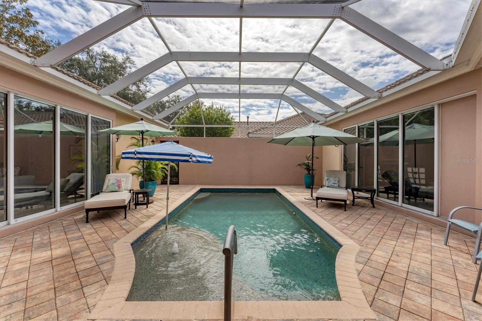 UNIVERSITY PARK COUNTRY CLUB - Residential