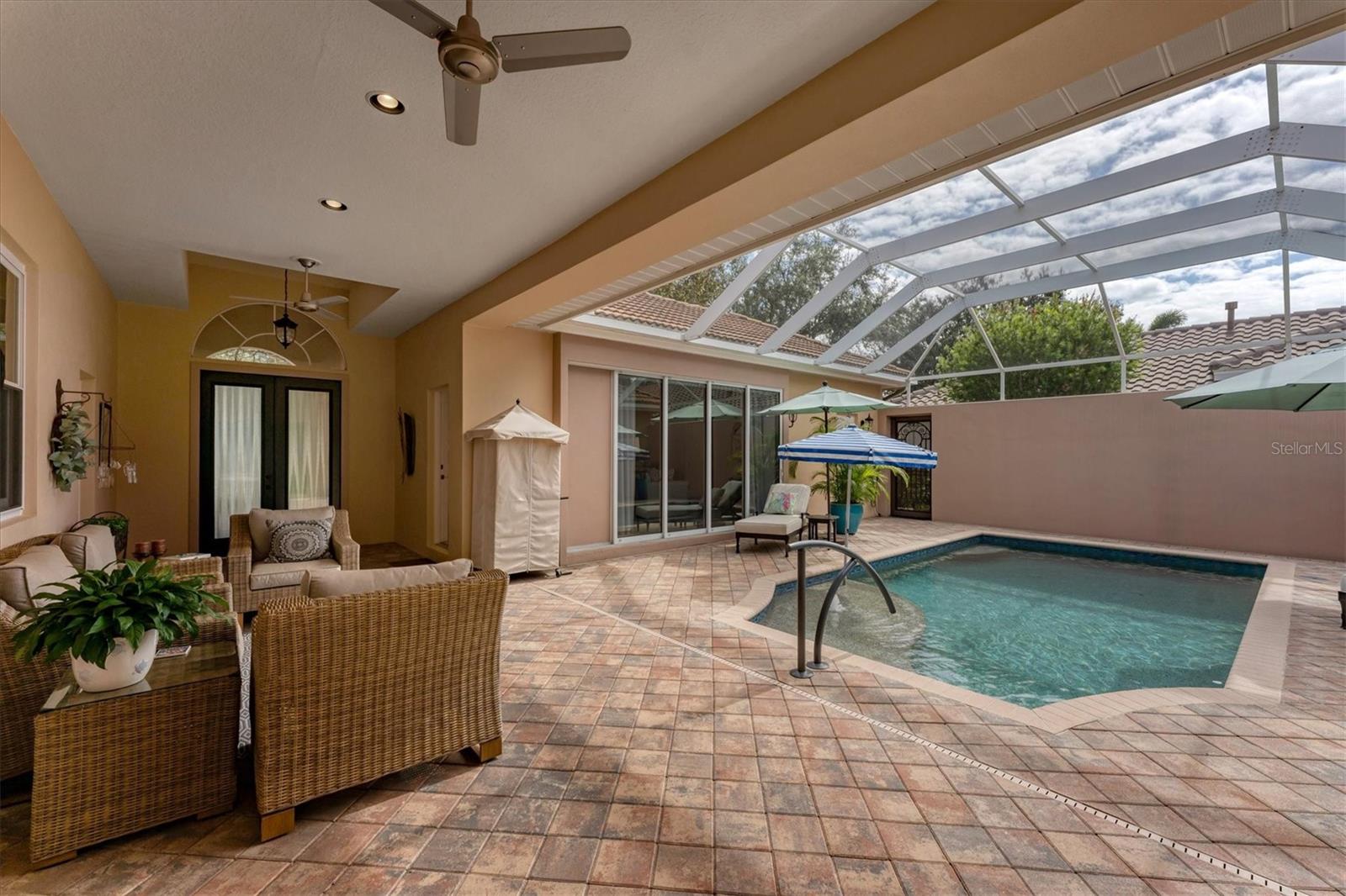 UNIVERSITY PARK COUNTRY CLUB - Residential