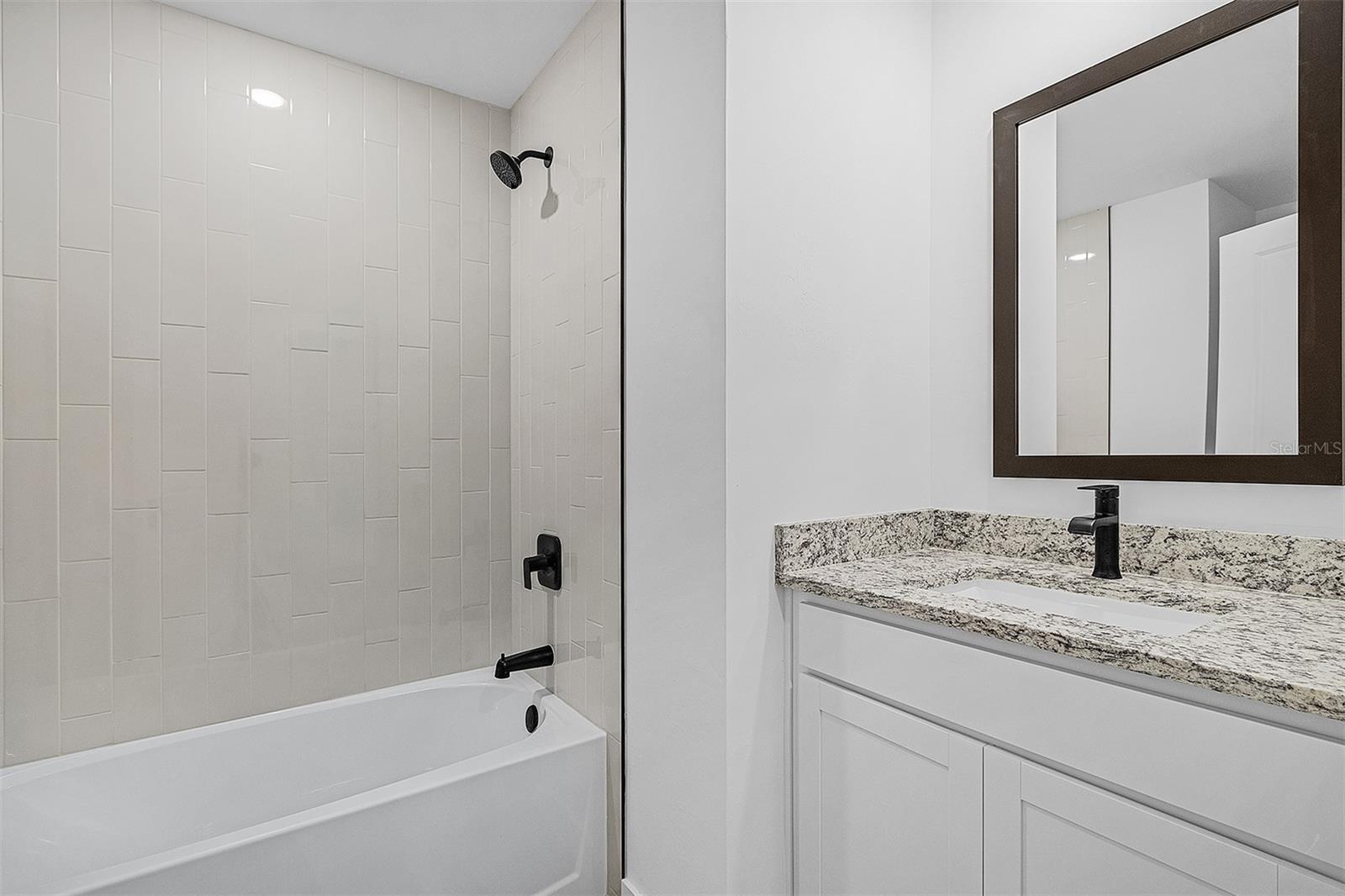 1572-PORT CHARLOTTE - Residential