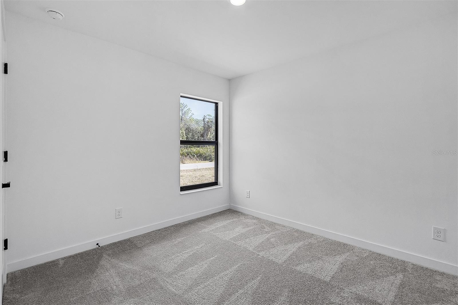 1572-PORT CHARLOTTE - Residential