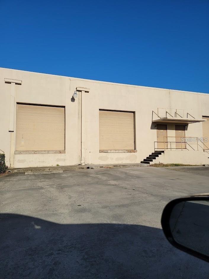 WEST 200 BUS PARK - Commercial Lease