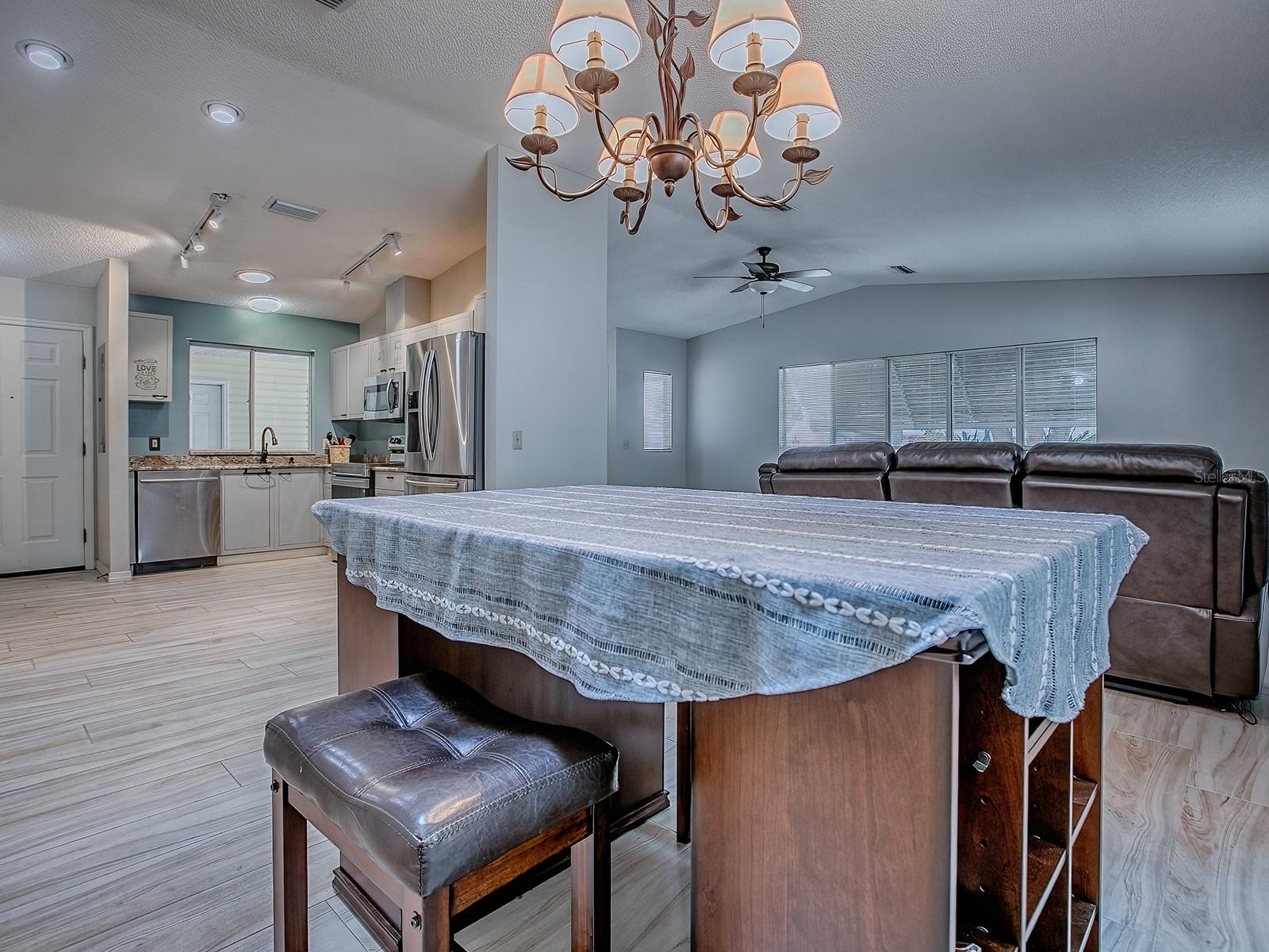 LADY LAKE ORANGE BLOSSOM GARDENS UNIT 15 - Residential