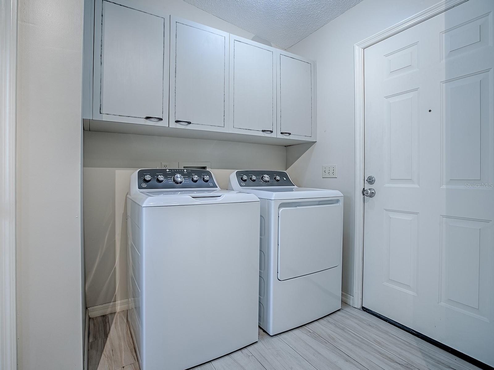 LADY LAKE ORANGE BLOSSOM GARDENS UNIT 15 - Residential