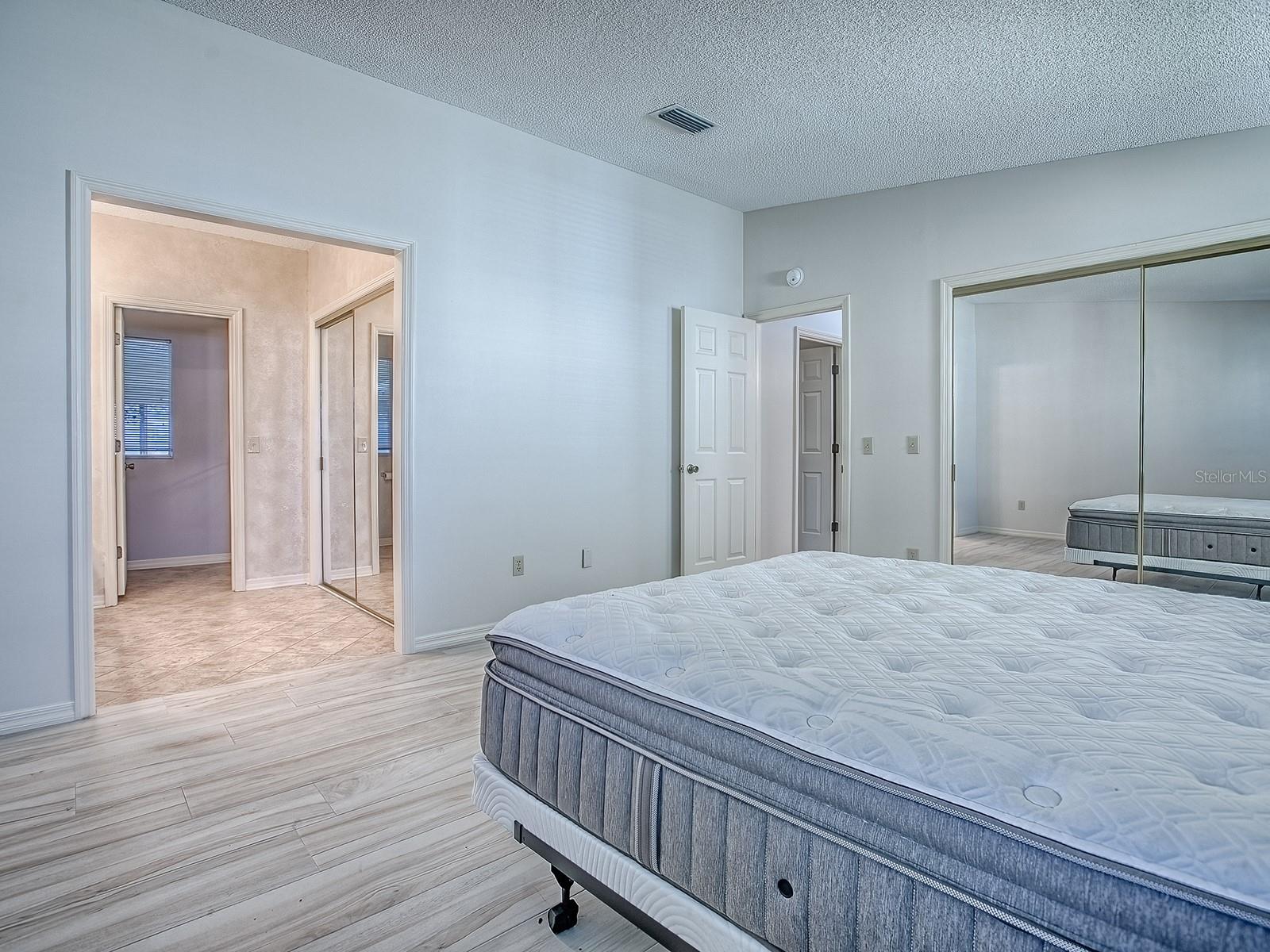 LADY LAKE ORANGE BLOSSOM GARDENS UNIT 15 - Residential