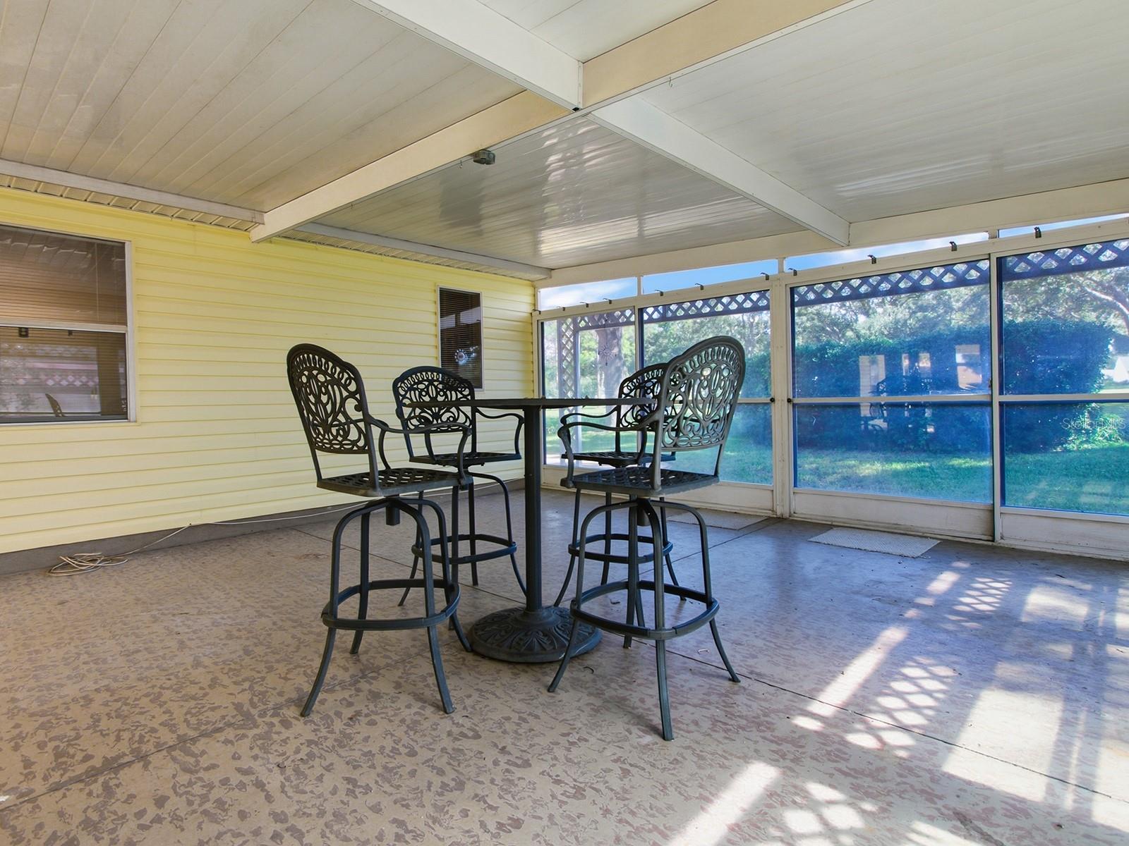 LADY LAKE ORANGE BLOSSOM GARDENS UNIT 15 - Residential