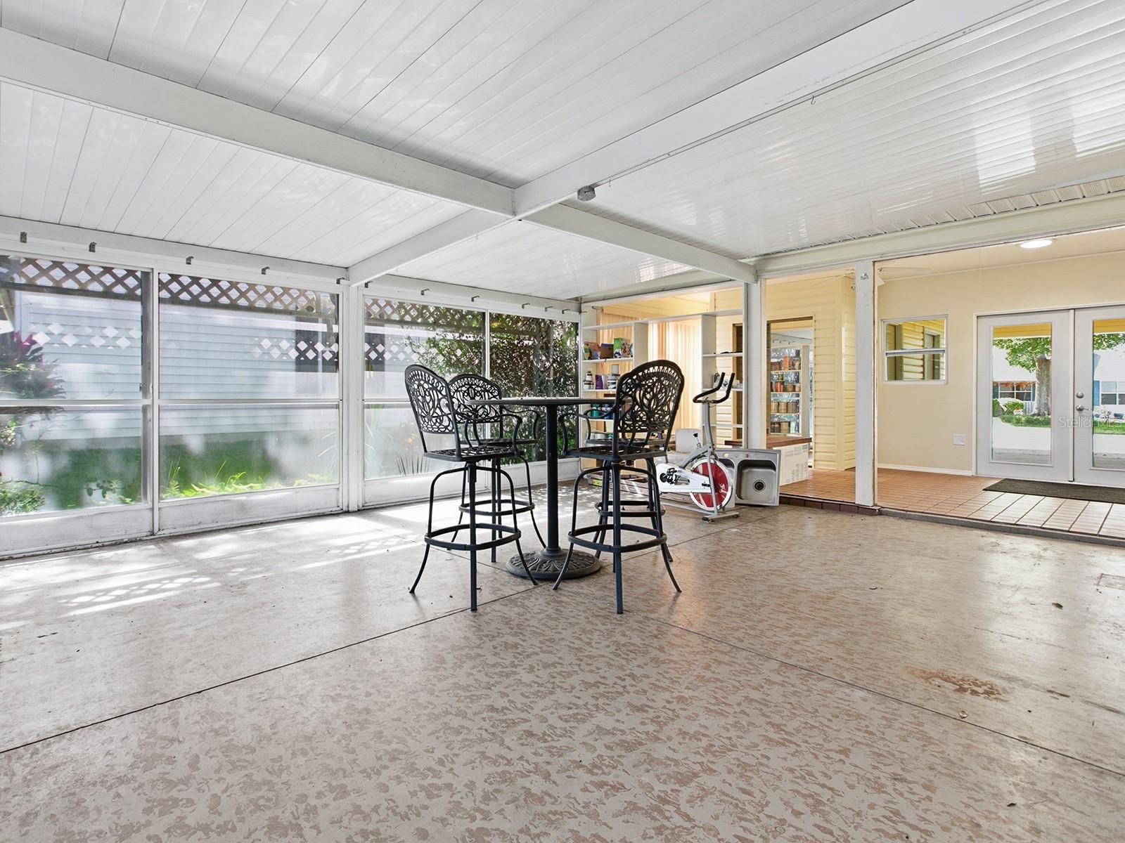 LADY LAKE ORANGE BLOSSOM GARDENS UNIT 15 - Residential