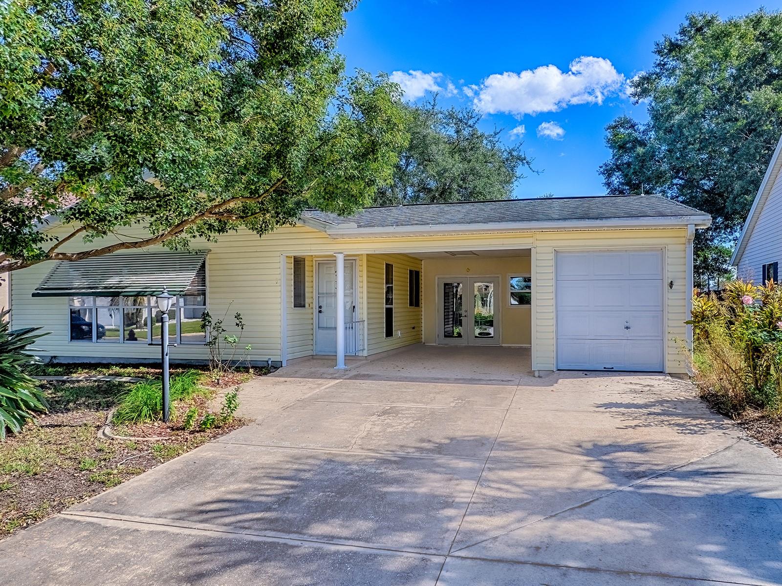 LADY LAKE ORANGE BLOSSOM GARDENS UNIT 15 - Residential
