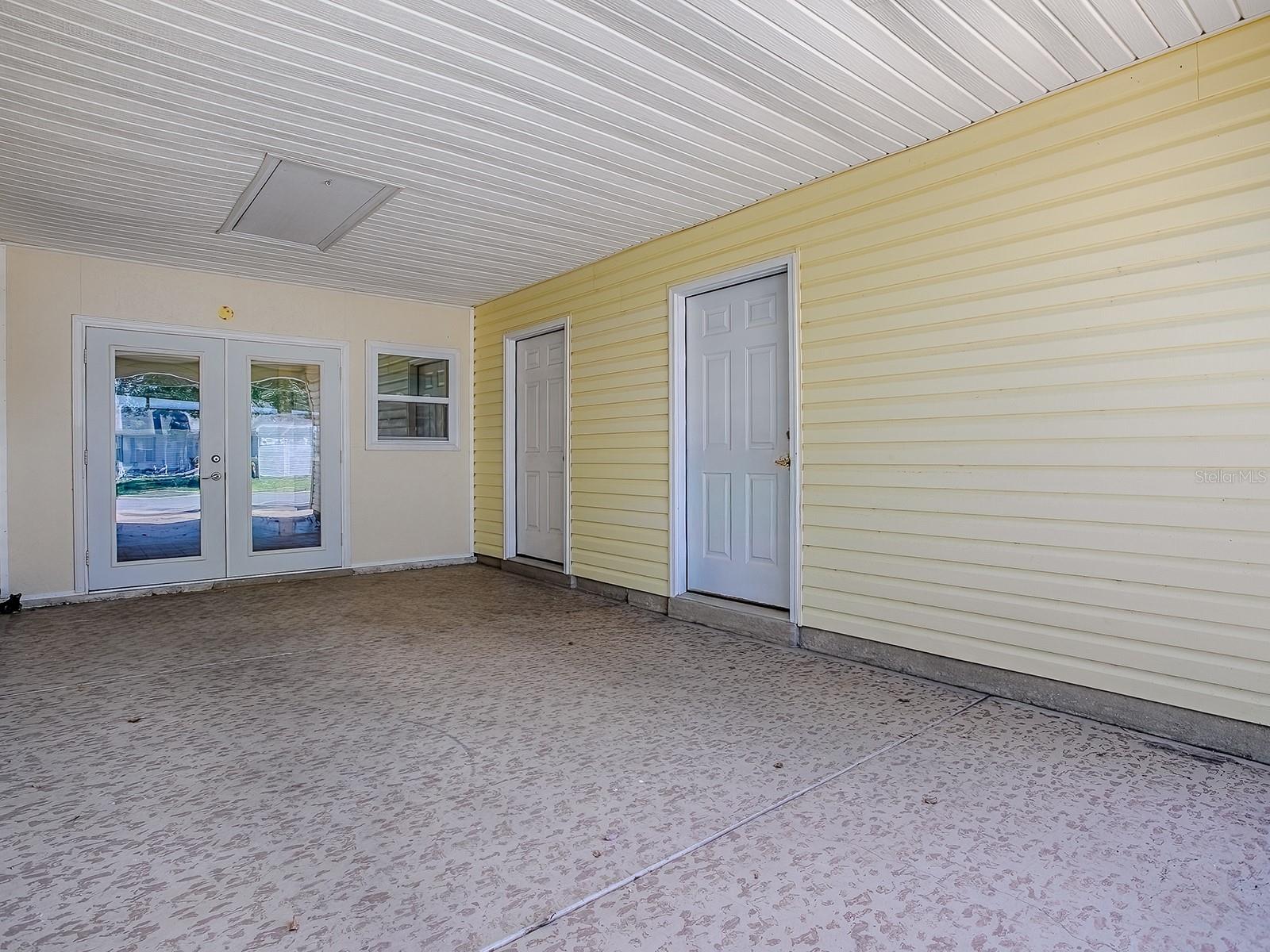 LADY LAKE ORANGE BLOSSOM GARDENS UNIT 15 - Residential