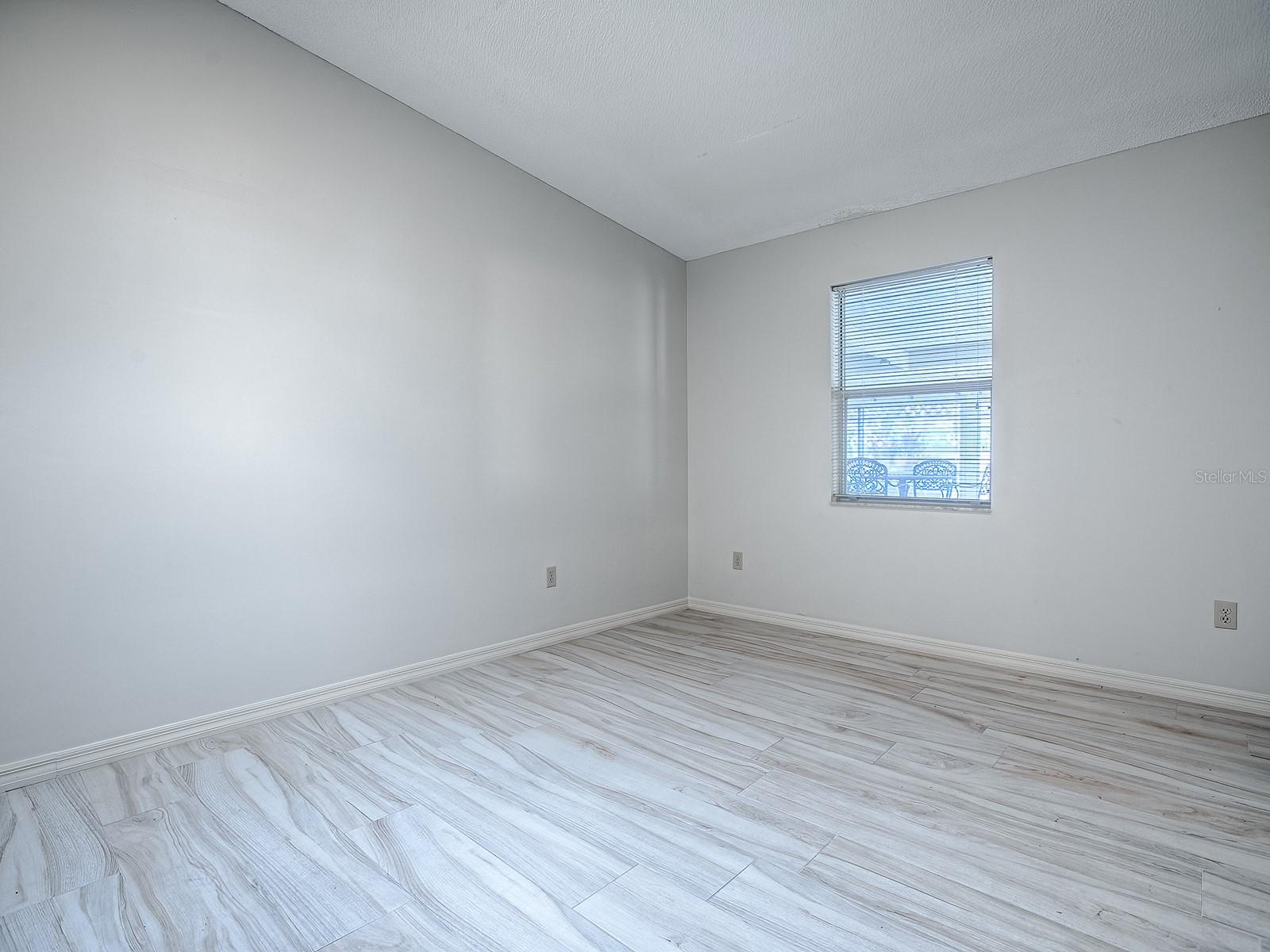 LADY LAKE ORANGE BLOSSOM GARDENS UNIT 15 - Residential