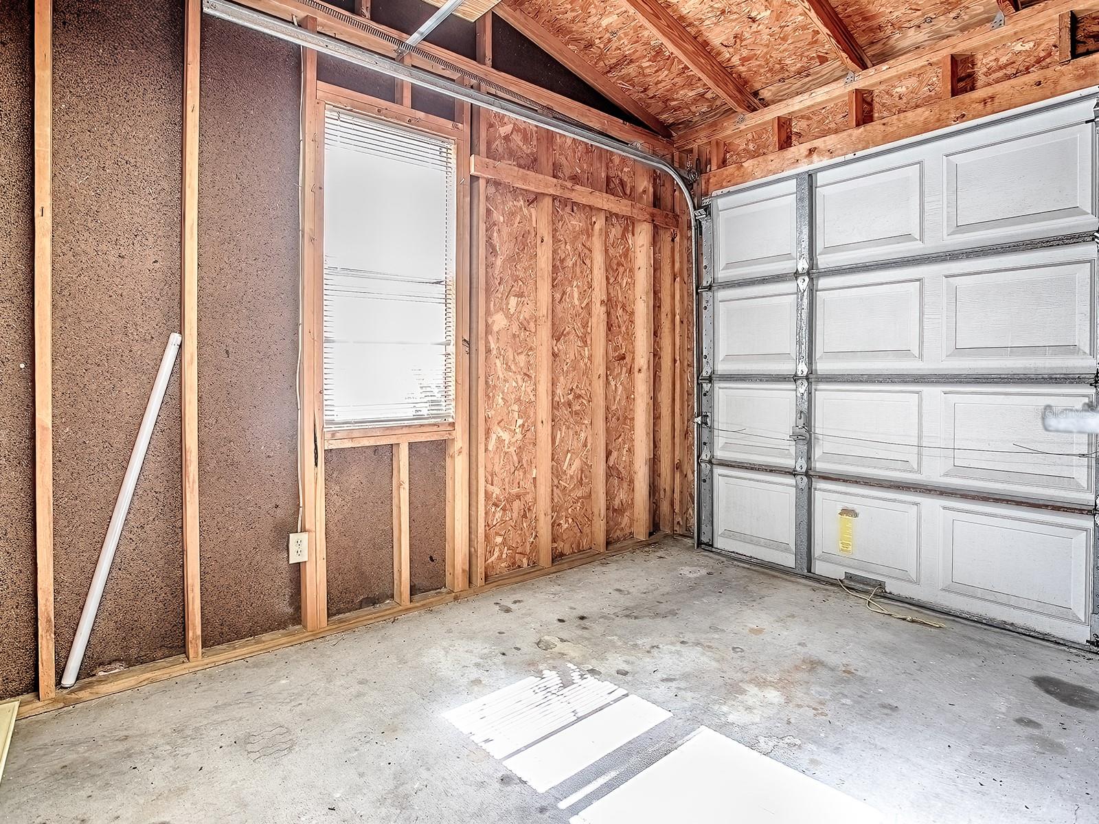 LADY LAKE ORANGE BLOSSOM GARDENS UNIT 15 - Residential