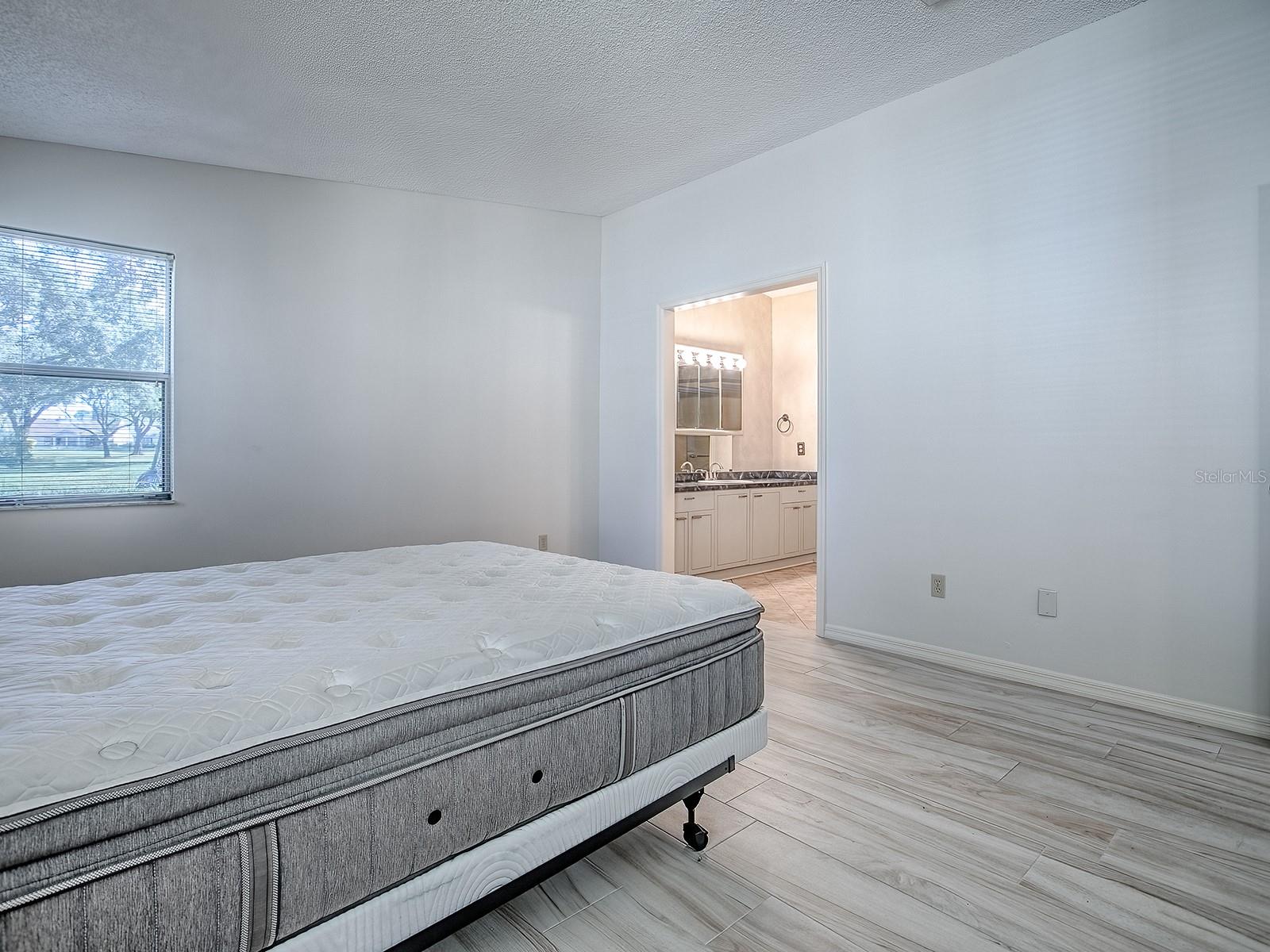 LADY LAKE ORANGE BLOSSOM GARDENS UNIT 15 - Residential