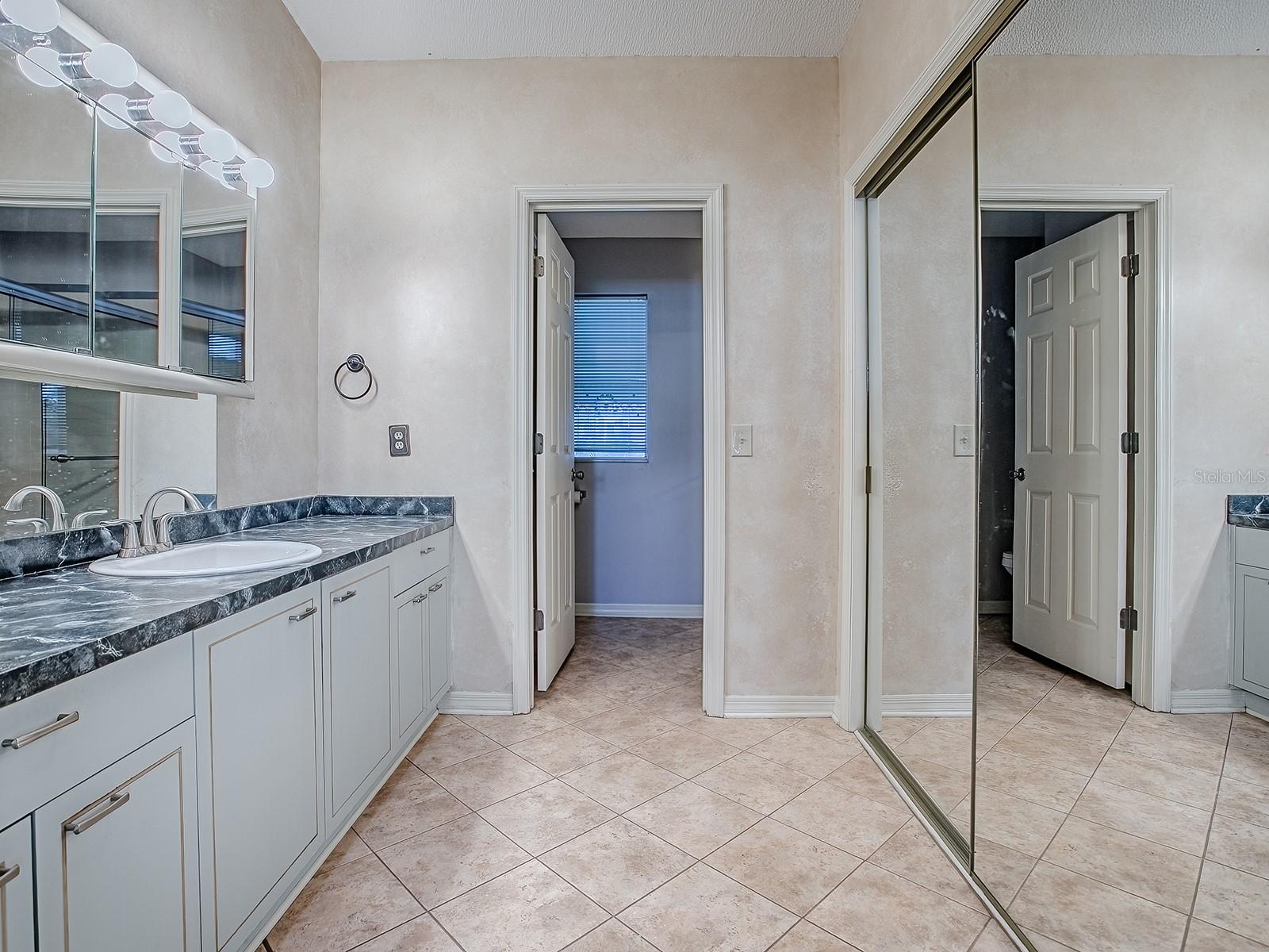 LADY LAKE ORANGE BLOSSOM GARDENS UNIT 15 - Residential