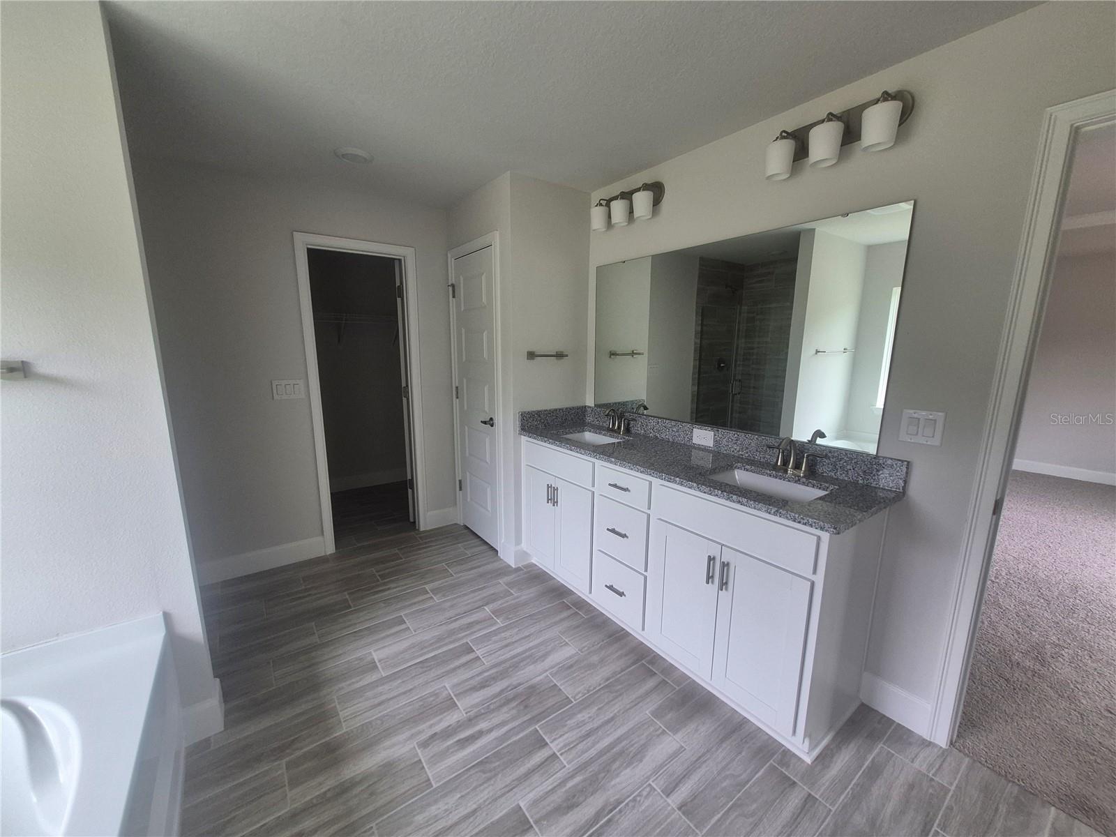 HILL COUNTRY ESTATES - Residential