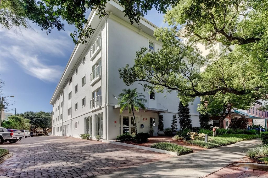 Photo of 210 5th Avenue S #206, St Petersburg, FL 33701 (MLS # TB8438403)