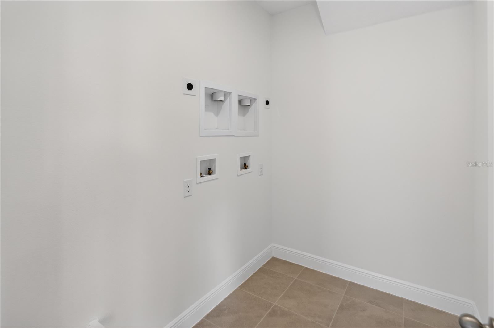 WESLYN PARK - Residential Lease