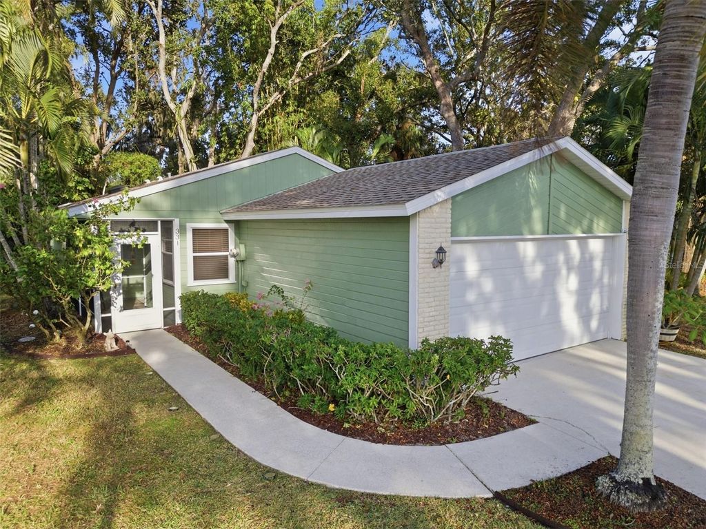 Photo of 331 Bearded Oaks Circle, Sarasota, FL 34232 (MLS # A4675873)