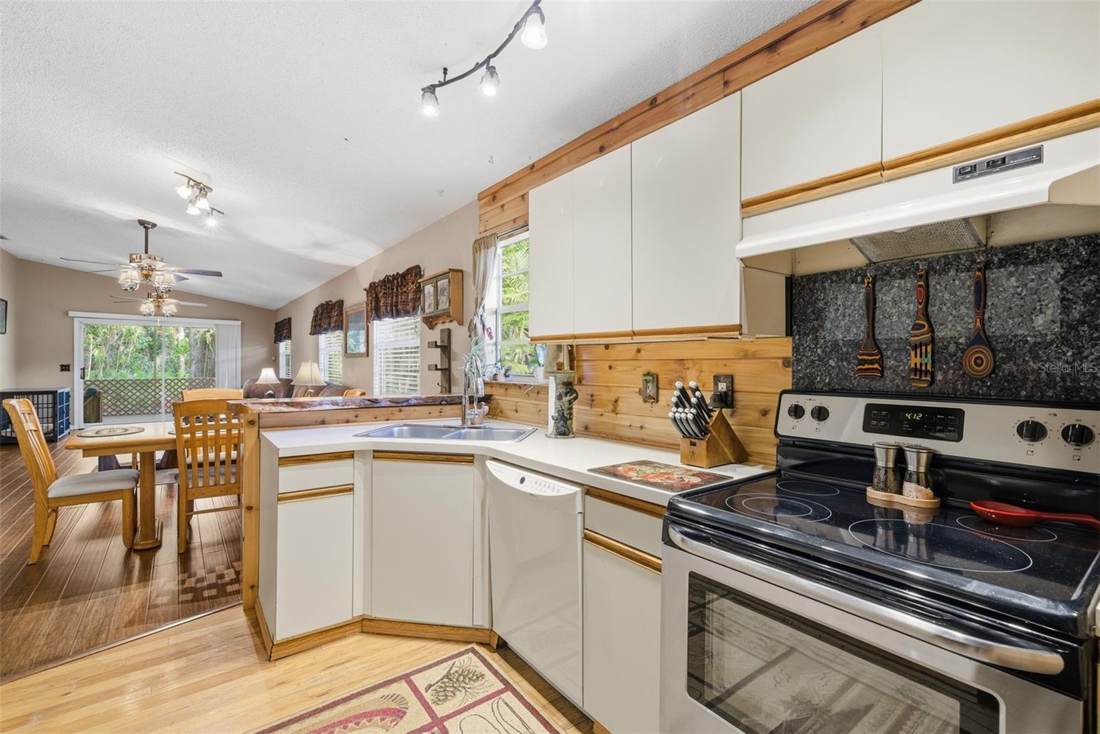 331 BEARDED OAKS CIRCLE