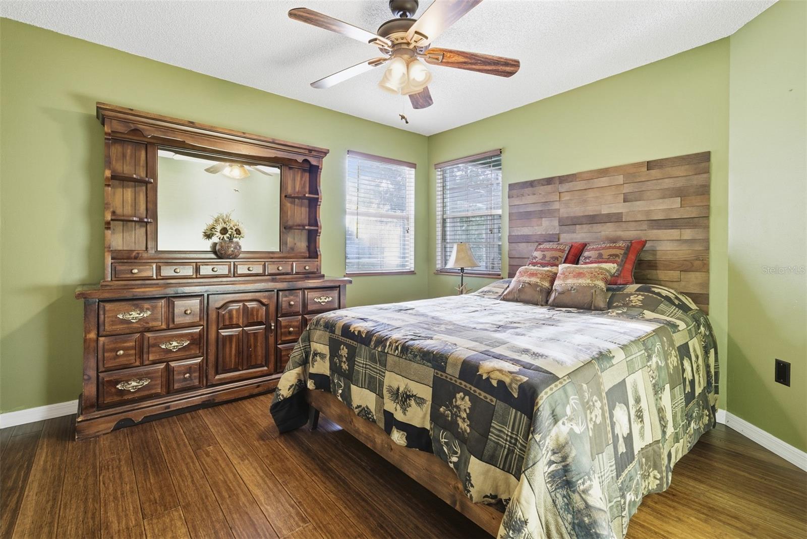 BEARDED OAKS - Residential