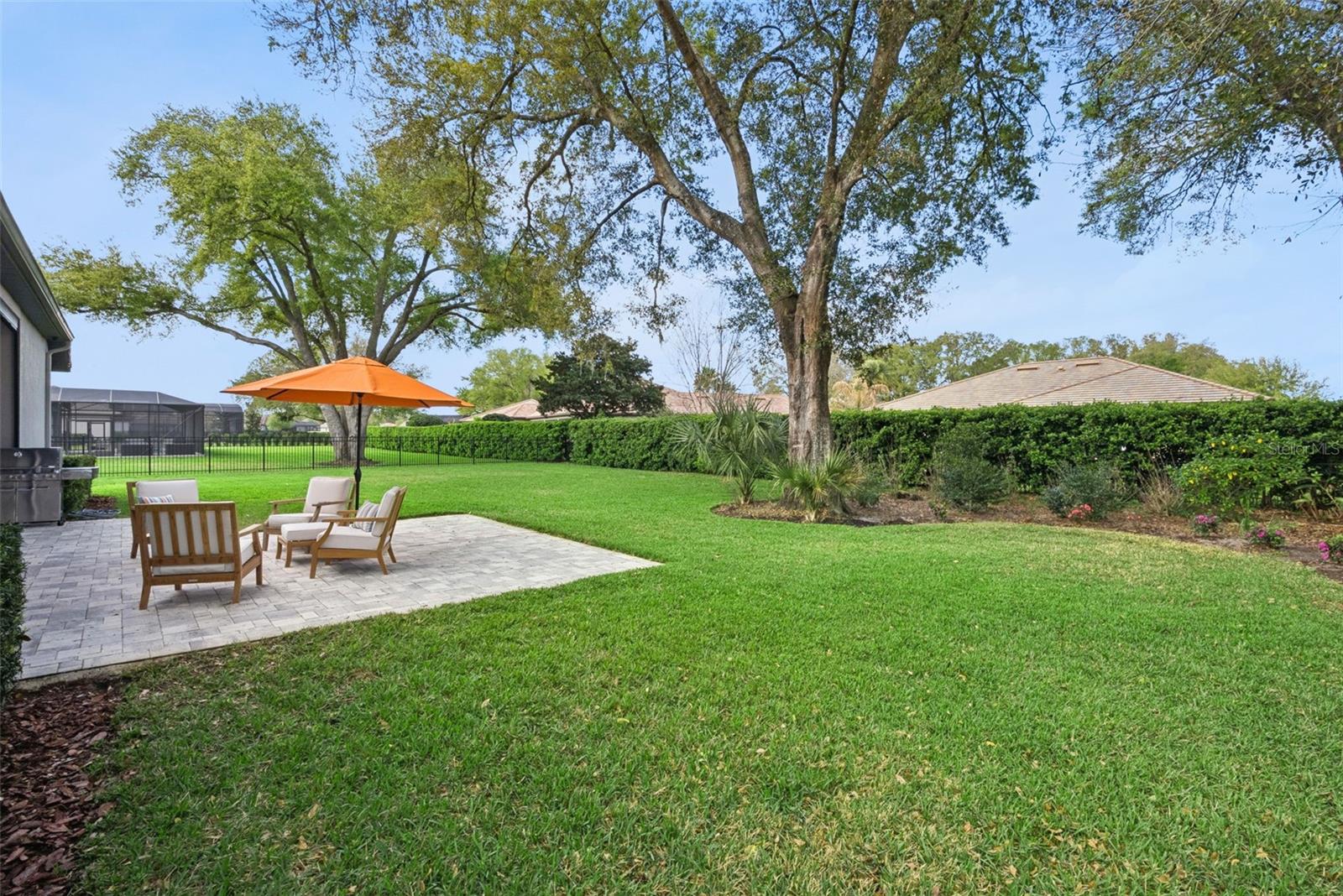 HEATHROW COUNTRY ESTATE - Residential