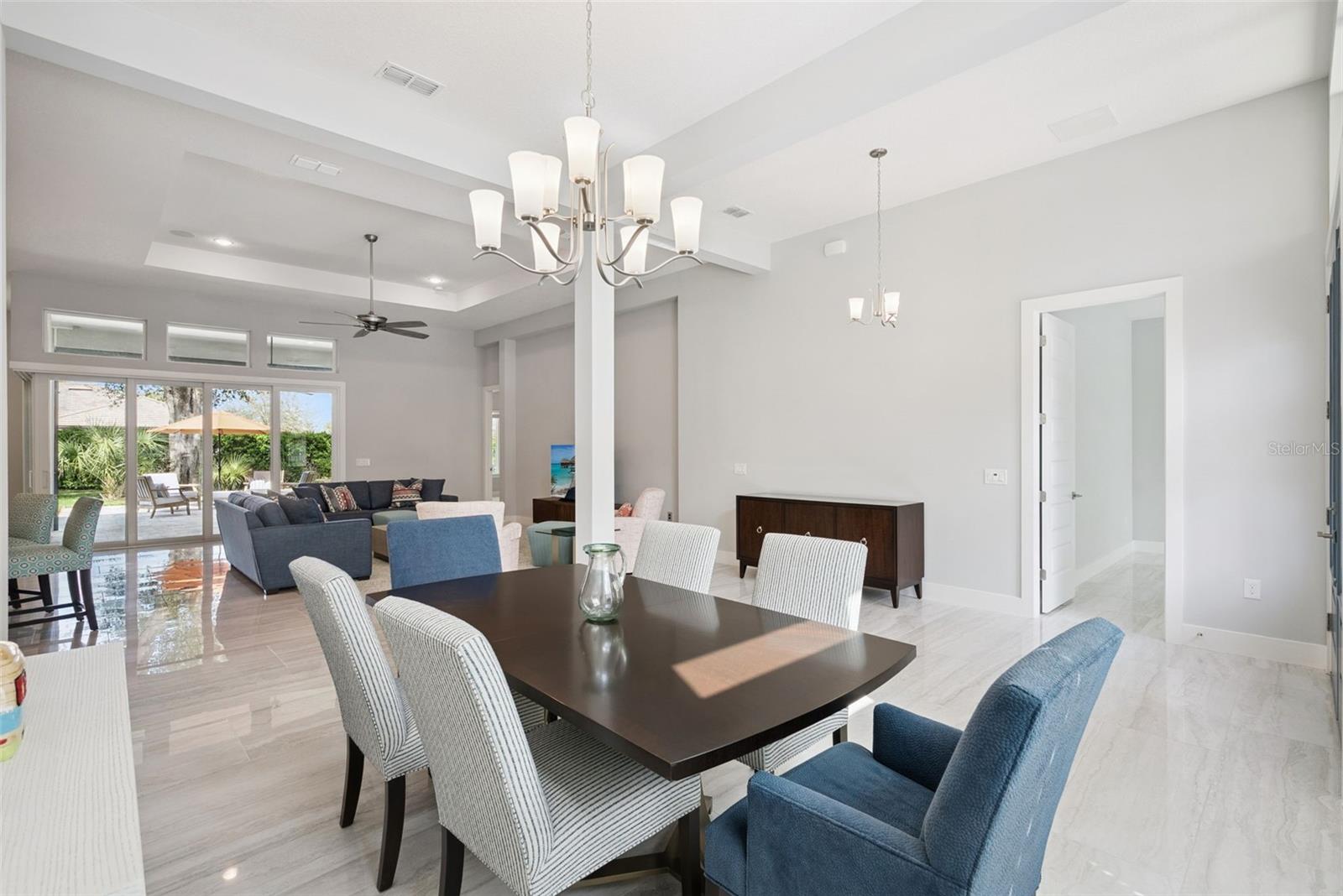 HEATHROW COUNTRY ESTATE - Residential