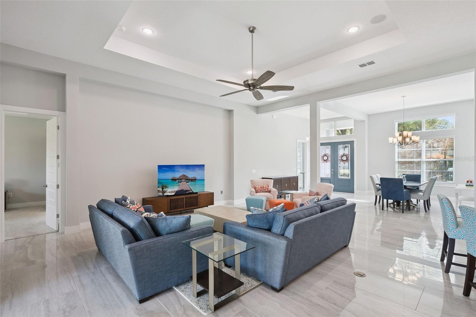 HEATHROW COUNTRY ESTATE - Residential