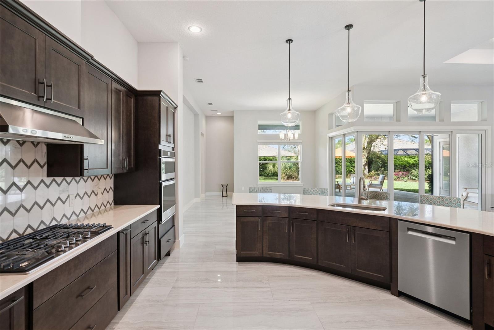 HEATHROW COUNTRY ESTATE - Residential