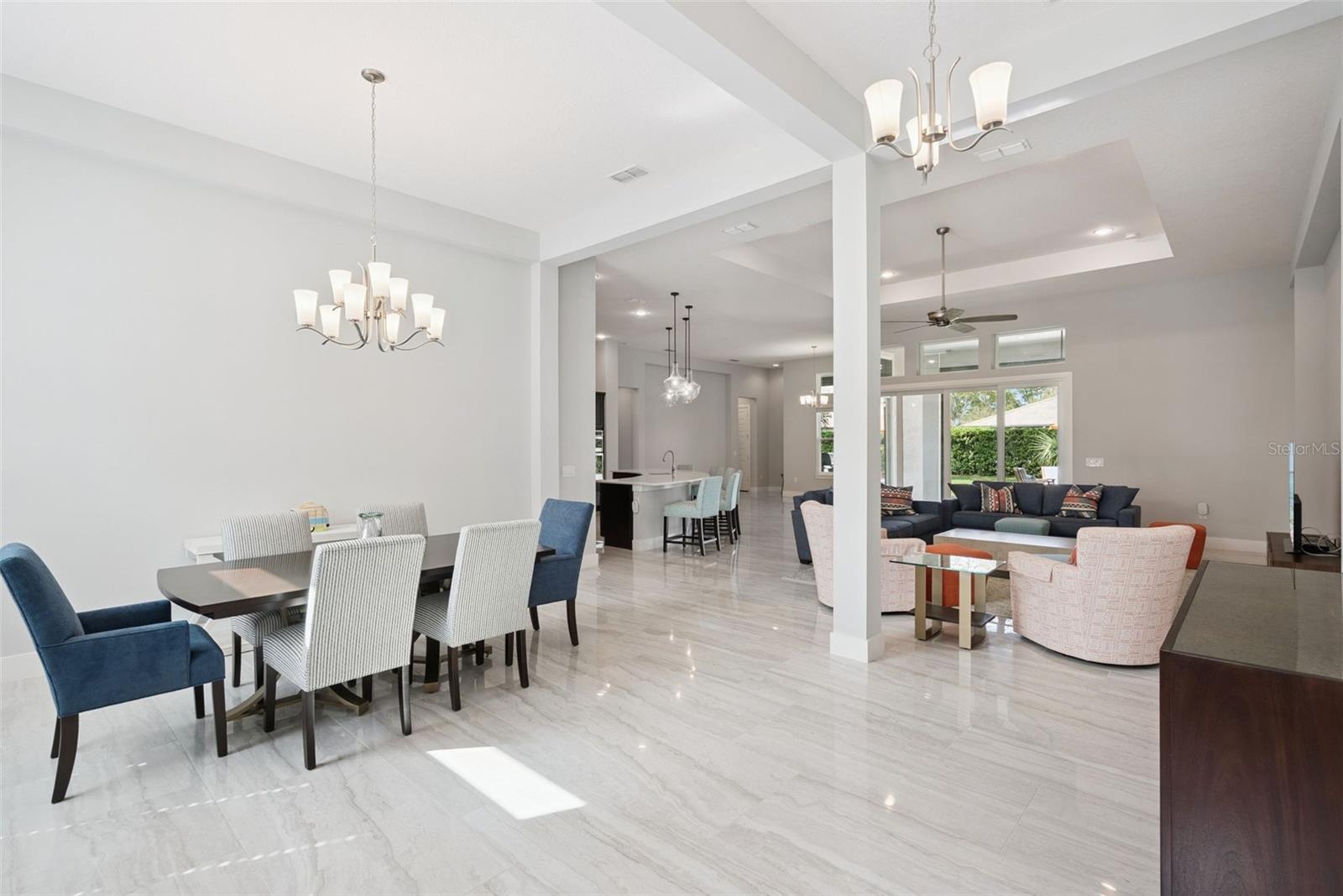 HEATHROW COUNTRY ESTATE - Residential