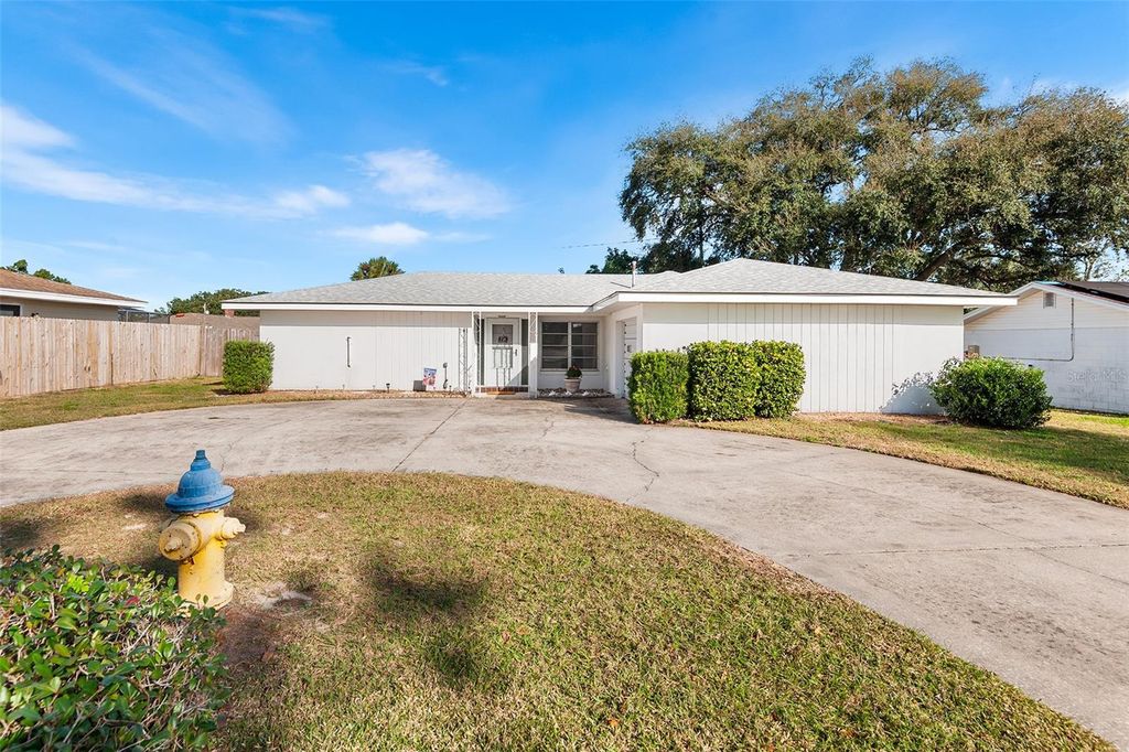 Photo of 241 Paine Drive, Winter Haven, FL 33884 (MLS # P4937288)