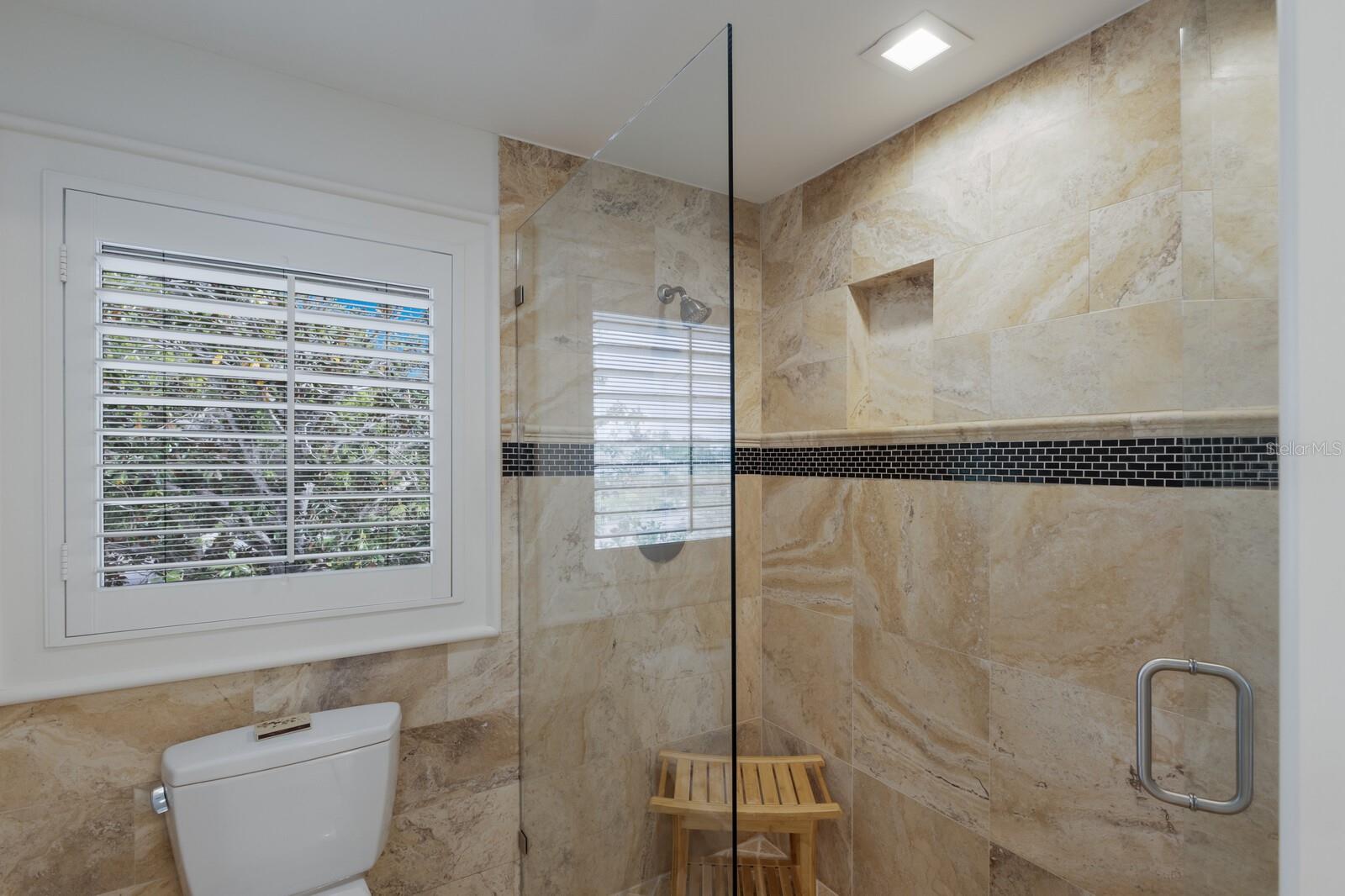 BENEVA OAKS - Residential