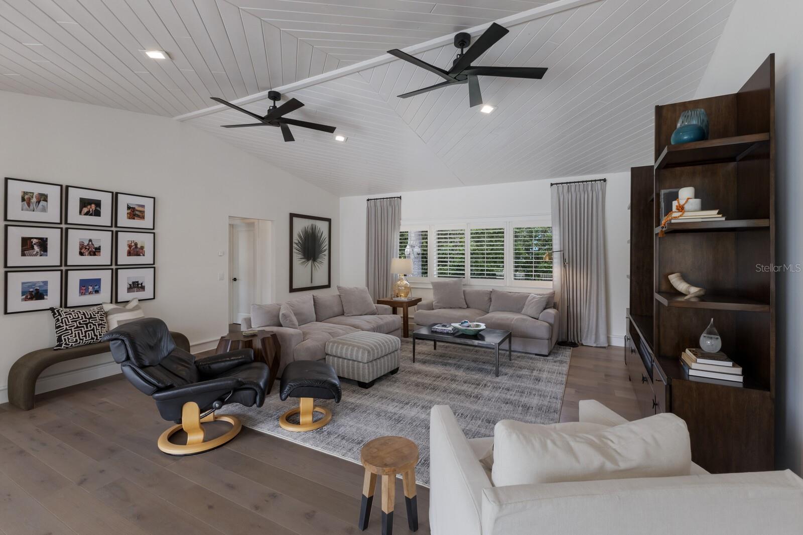 BENEVA OAKS - Residential